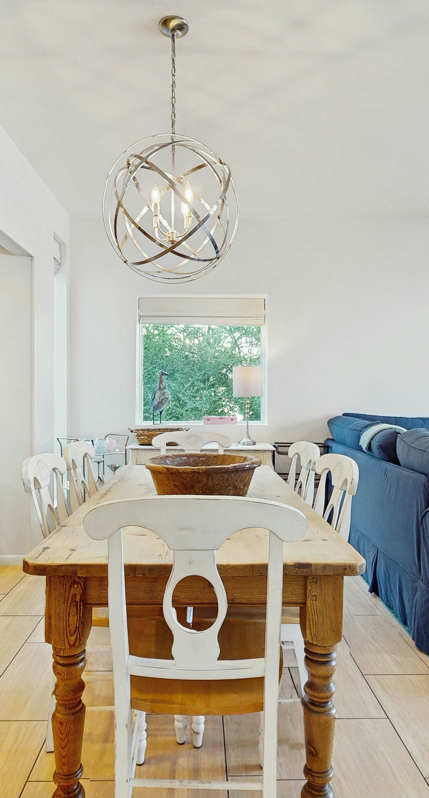 Gorgeous condo with lagoon pool, hot tub, beach access & pickleball court!