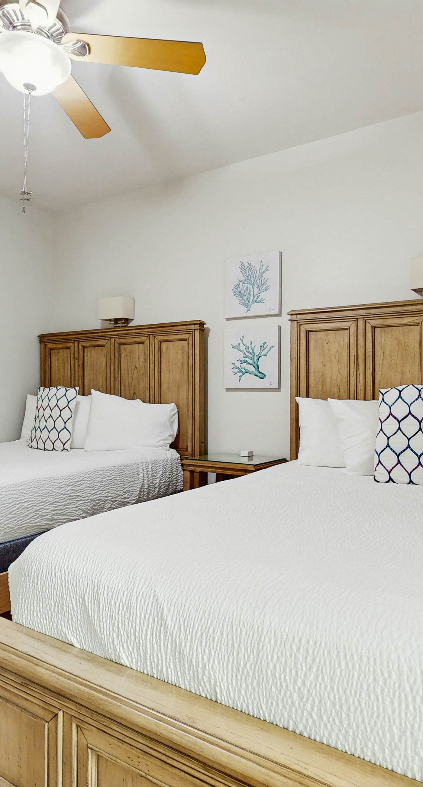 Gorgeous condo with lagoon pool, hot tub, beach access & pickleball court!