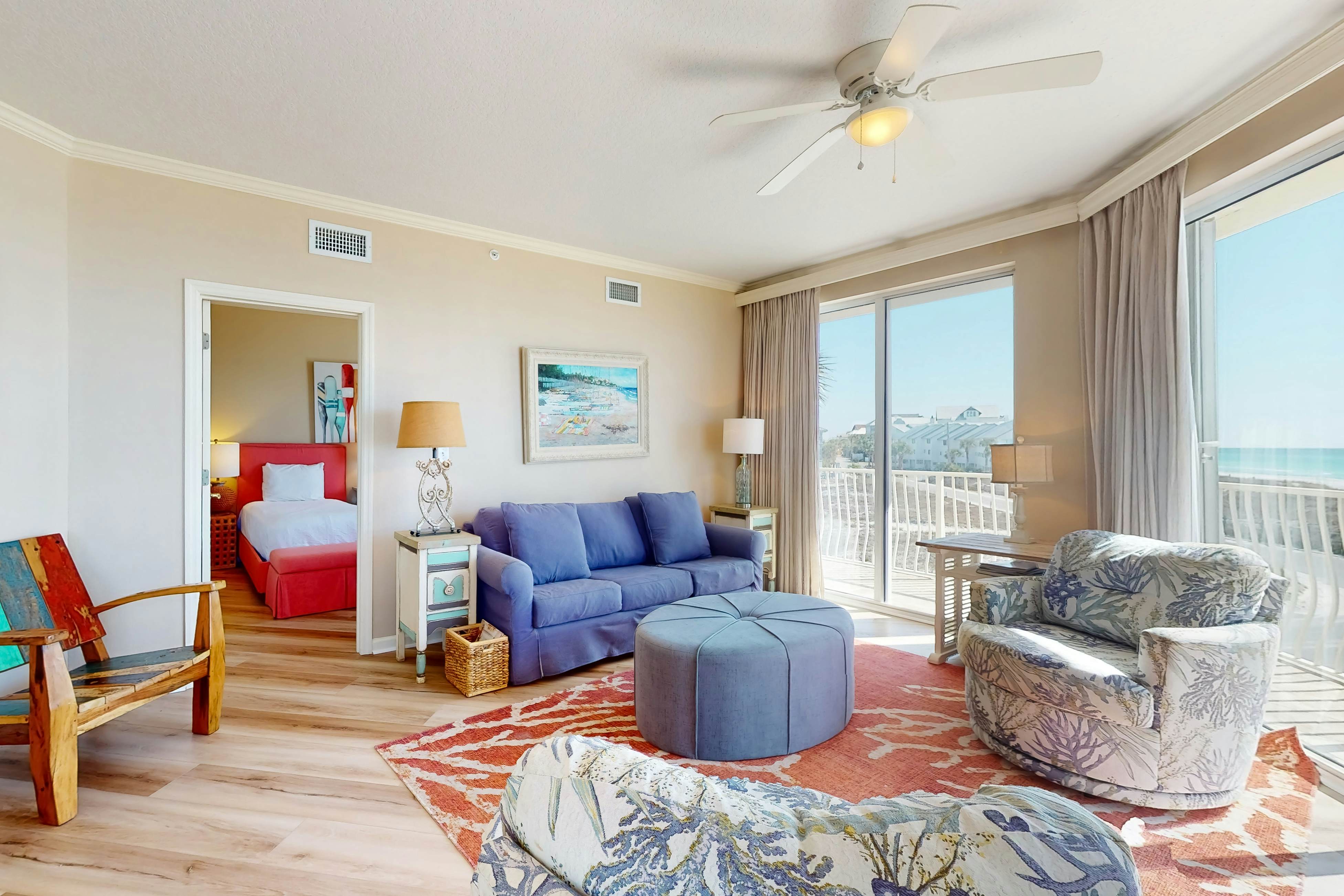 Gulf-front 3-bedroom condo with bonus bunk room & pickleball