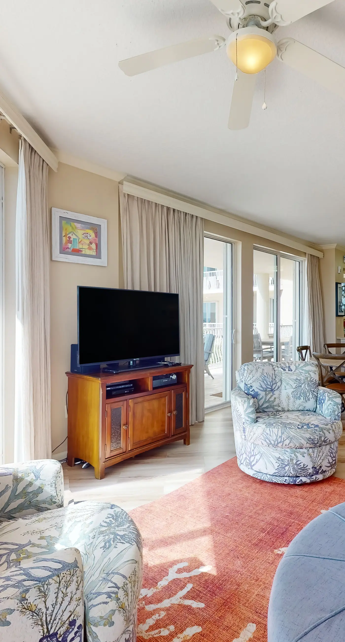 Gulf-front 3-bedroom condo with bonus bunk room & pickleball