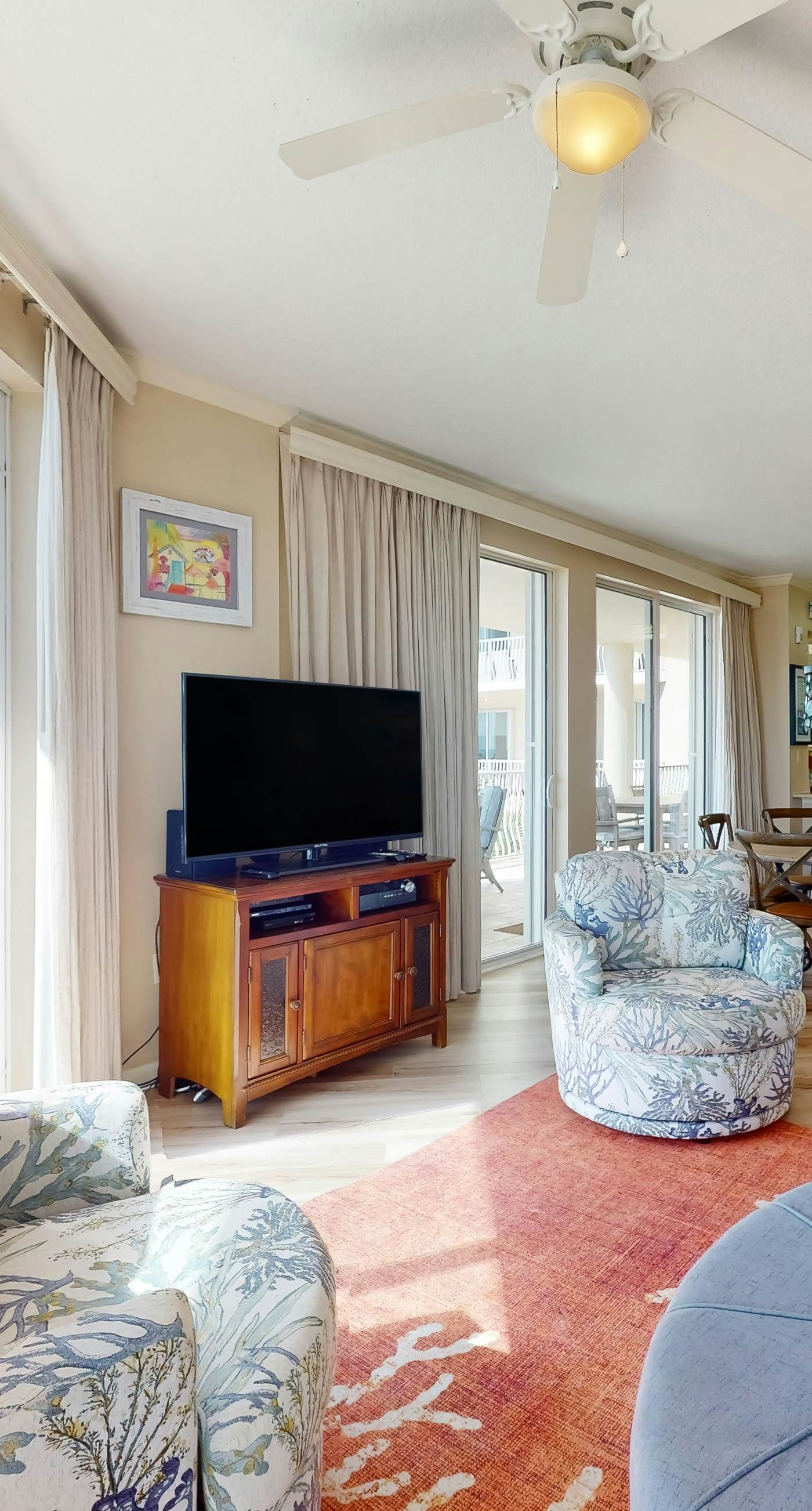 Gulf-front 3-bedroom condo with bonus bunk room & pickleball