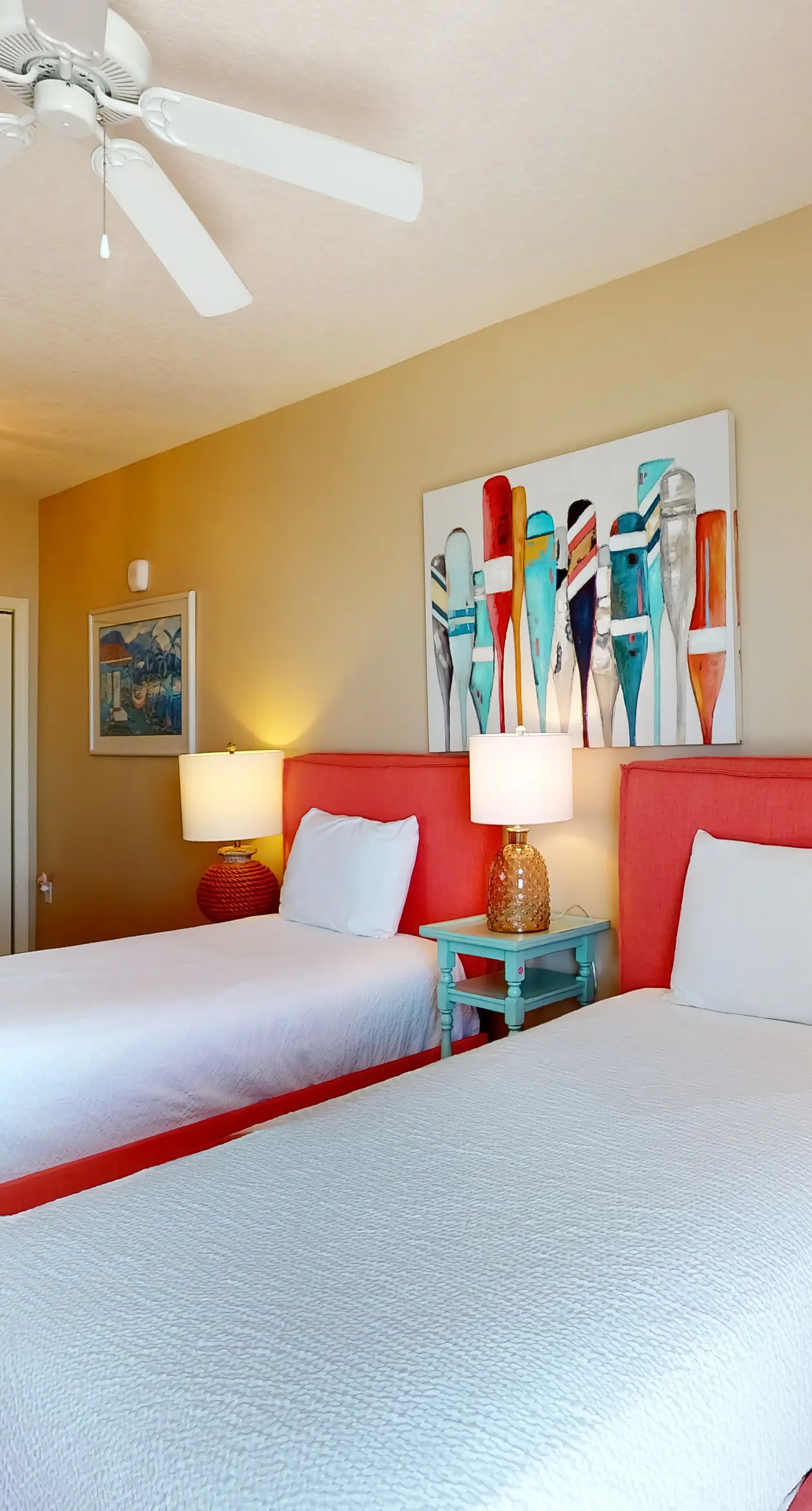 Gulf-front 3-bedroom condo with bonus bunk room & pickleball