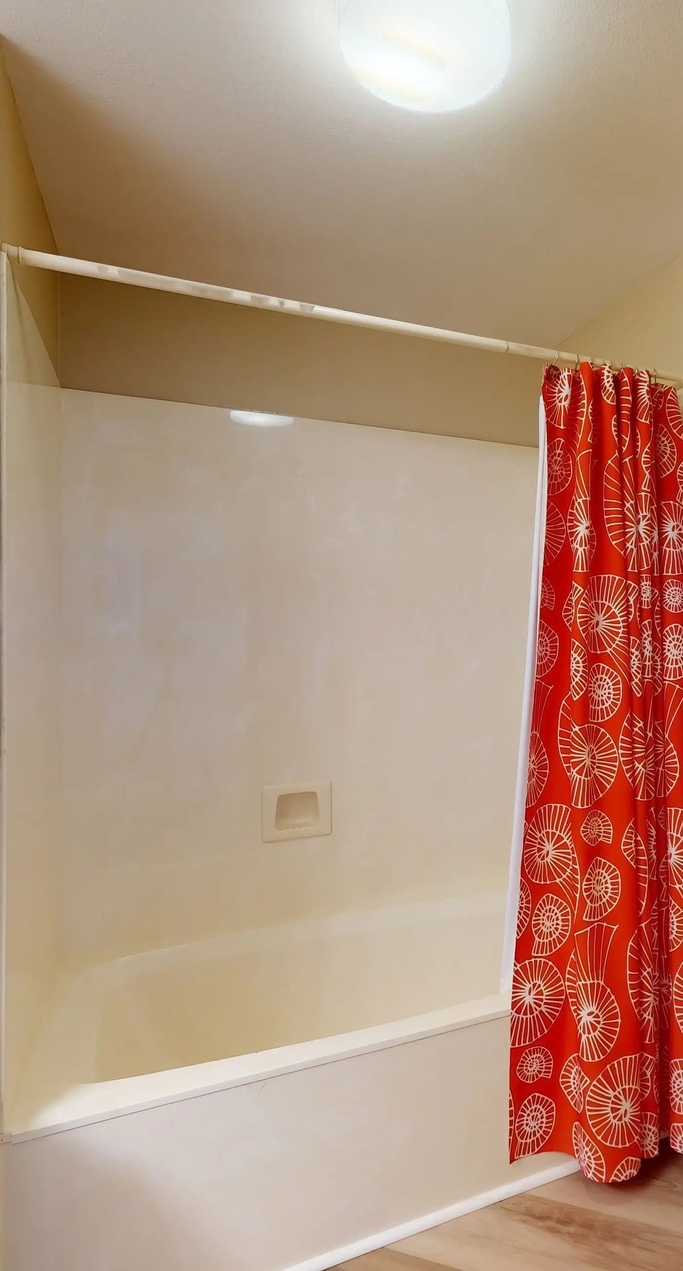 Gulf-front 3-bedroom condo with bonus bunk room & pickleball