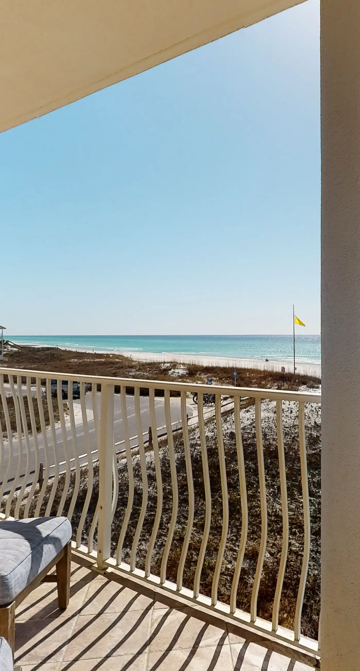 Gulf-front 3-bedroom condo with bonus bunk room & pickleball