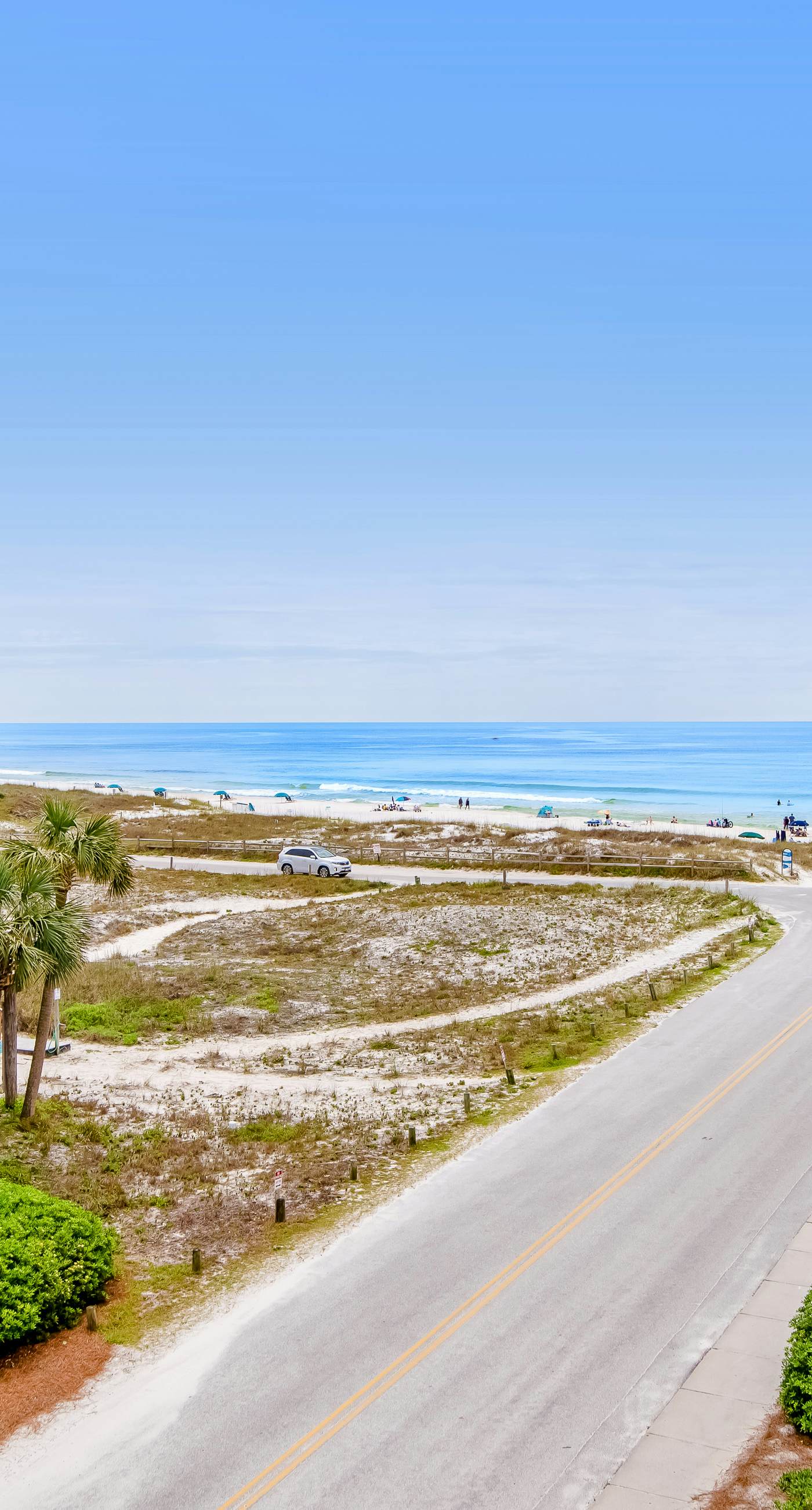 3rd-floor condo with sauna, gym, pool, tennis & pickleball, conference room