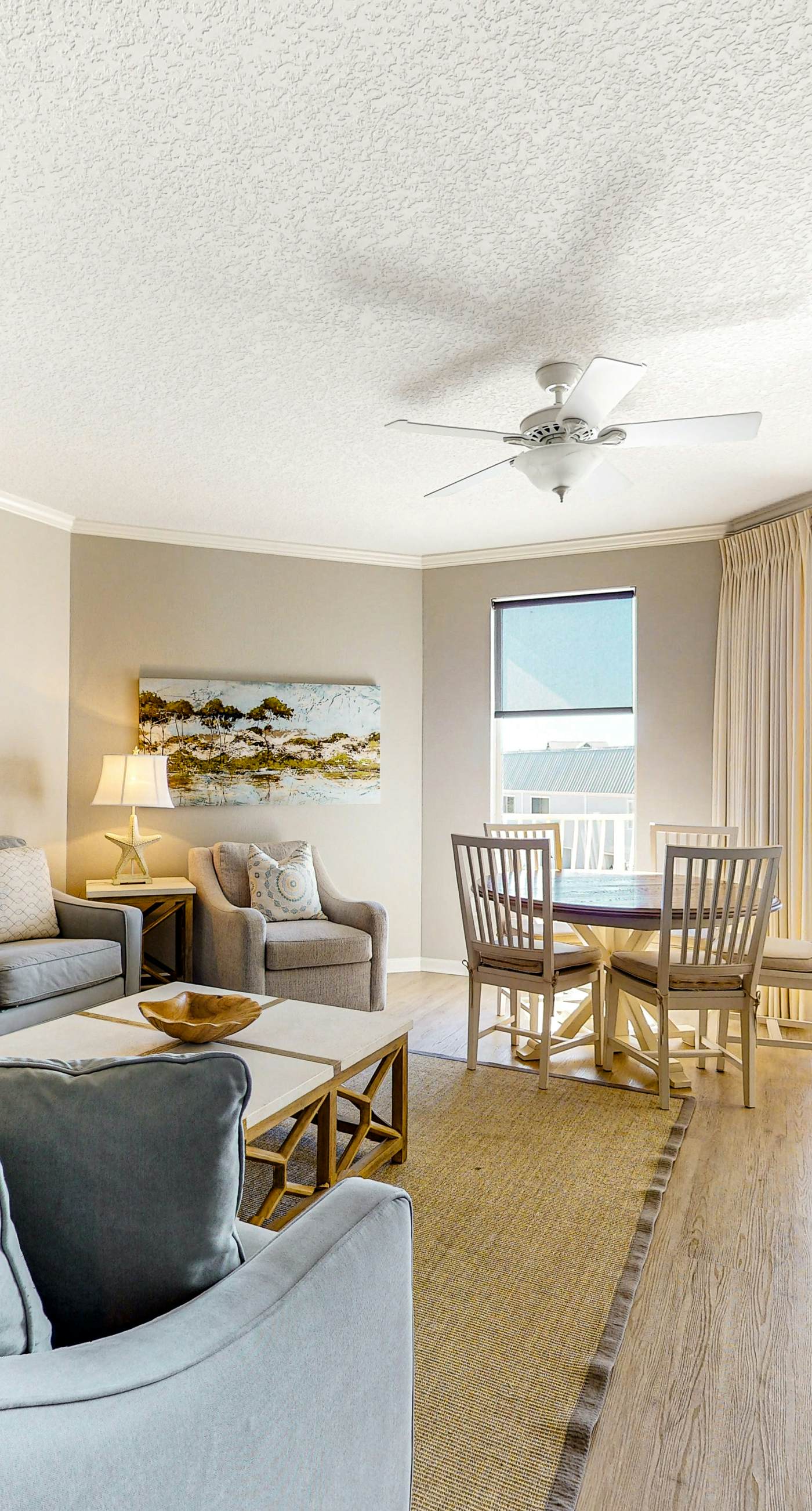 3rd-floor condo with sauna, gym, pool, tennis & pickleball, conference room