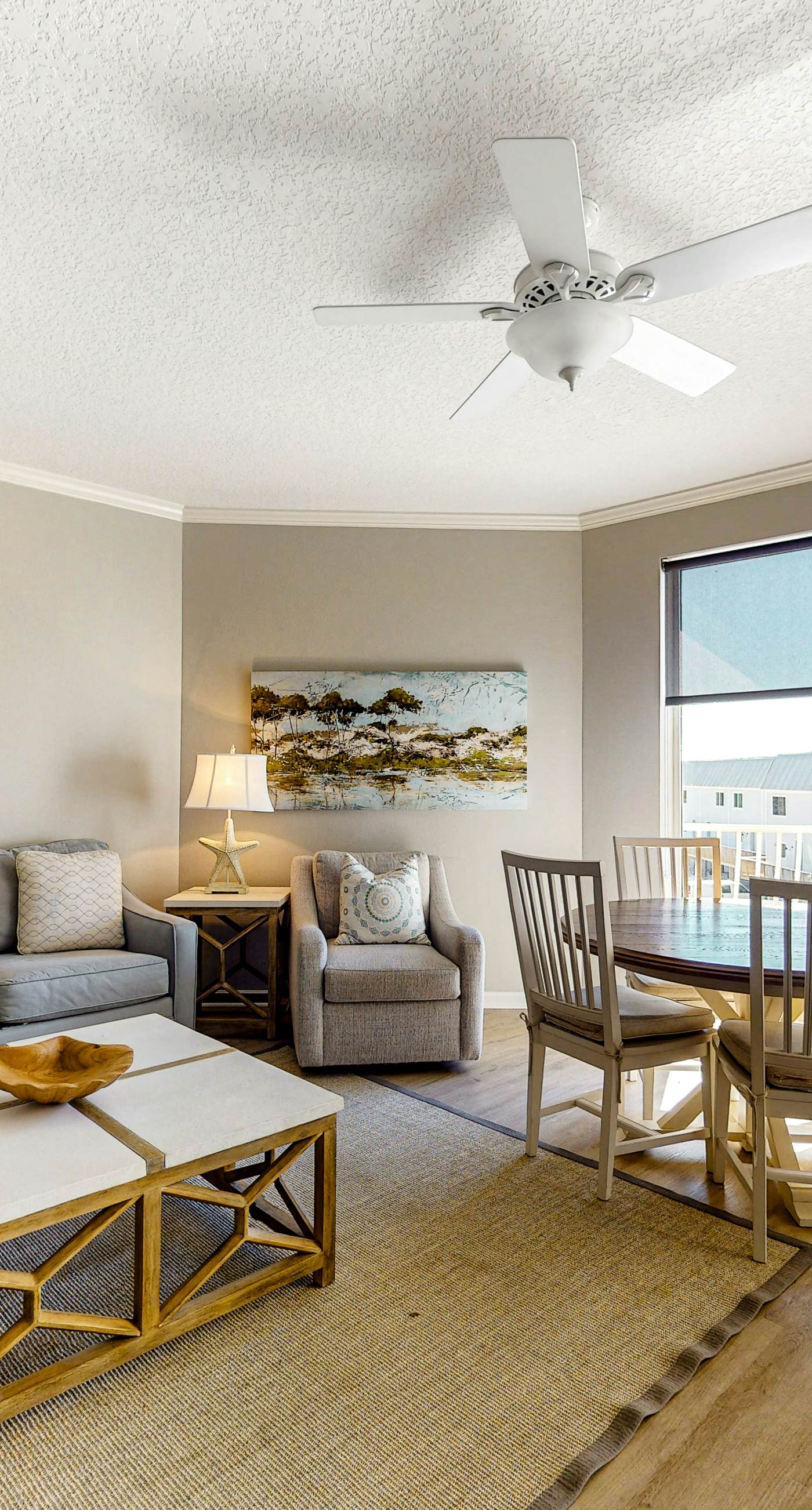 3rd-floor condo with sauna, gym, pool, tennis & pickleball, conference room