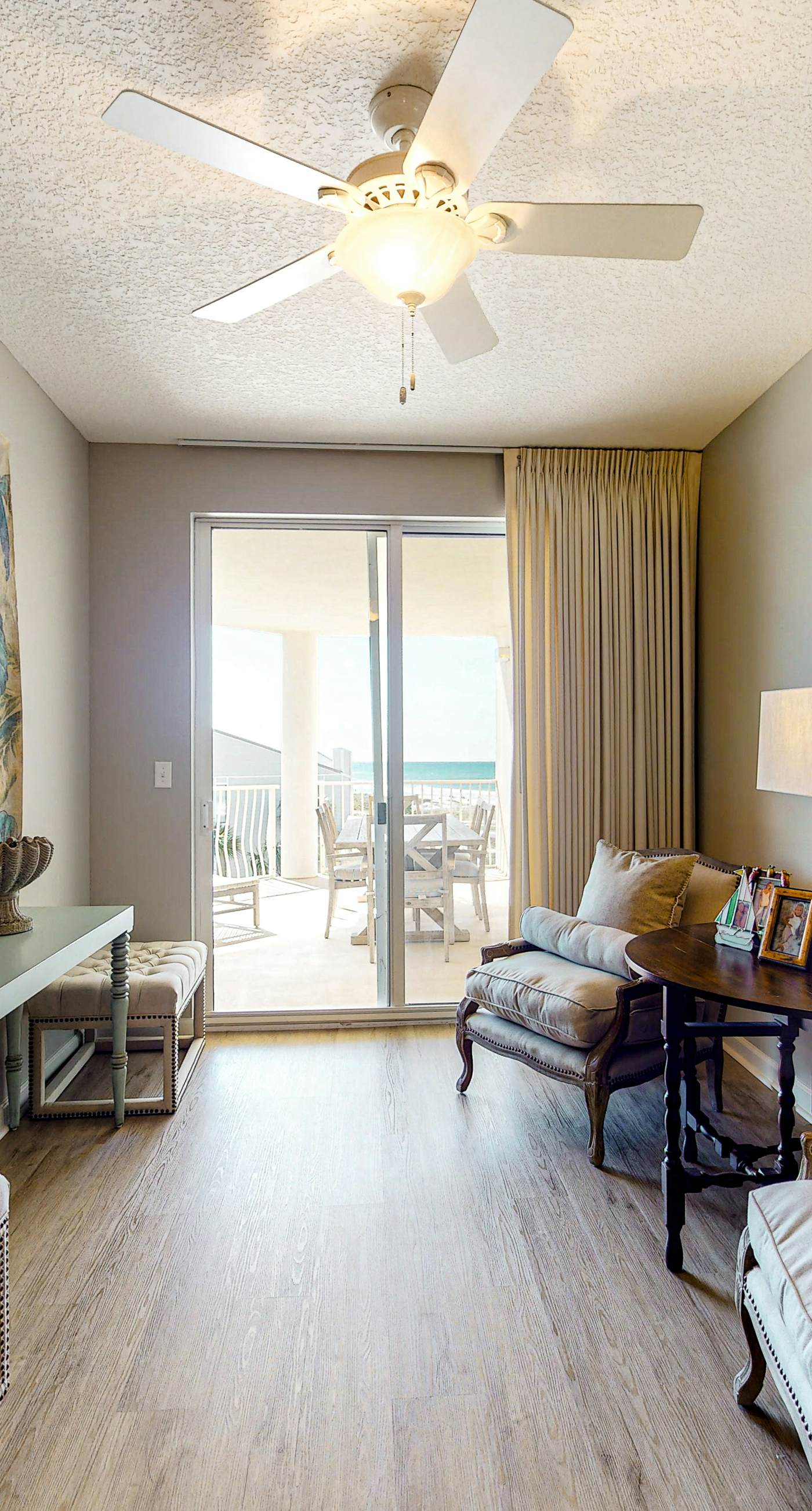 3rd-floor condo with sauna, gym, pool, tennis & pickleball, conference room