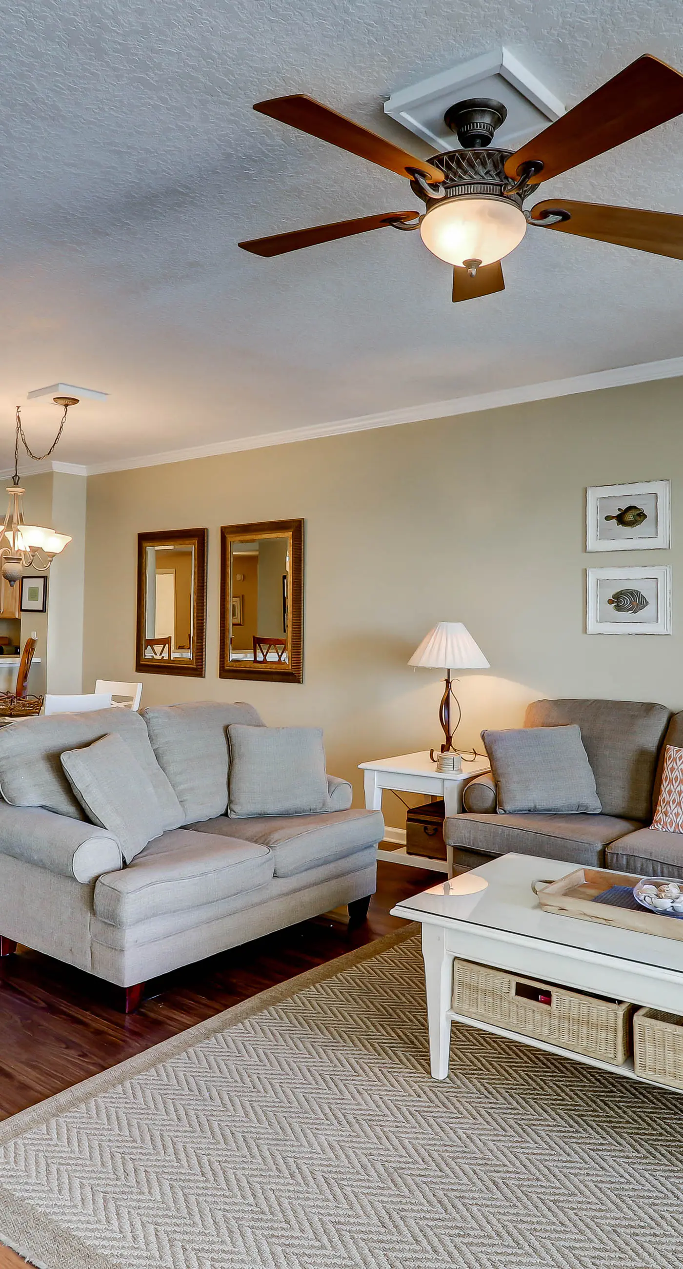 Gorgeous 3-bedroom condo with stunning view, spacious balcony & pickleball