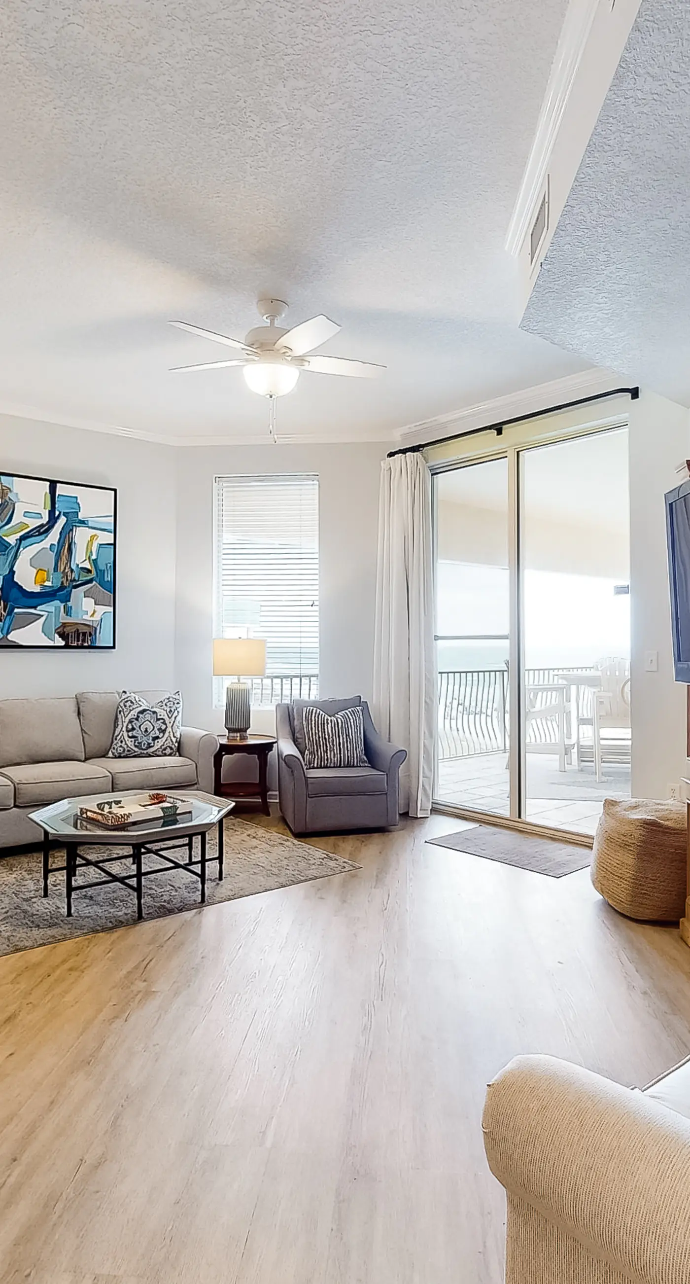 4th-floor condo with beach ambience, lagoon pool, gym, tennis & pickleball