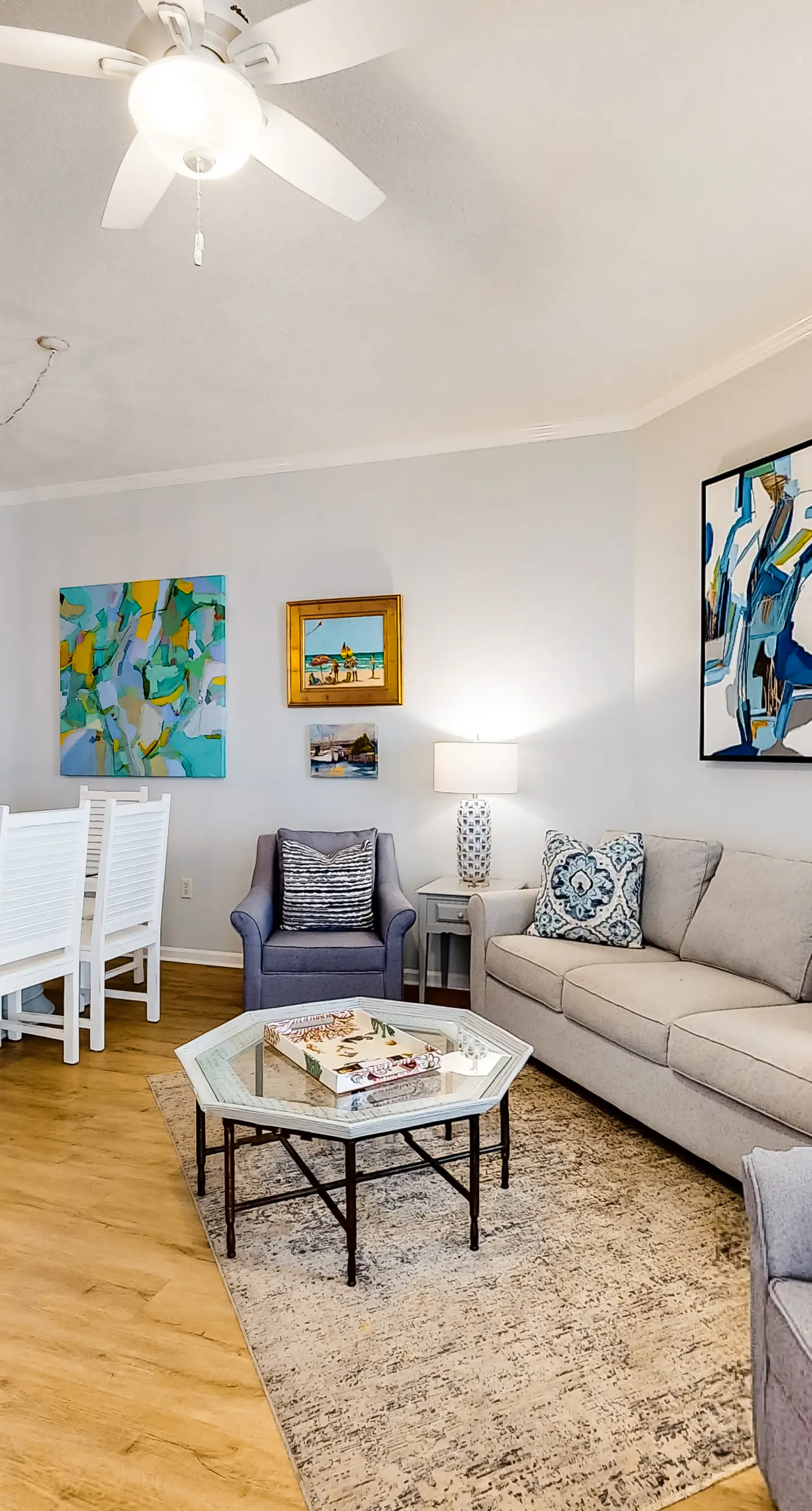 4th-floor condo with beach ambience, lagoon pool, gym, tennis & pickleball