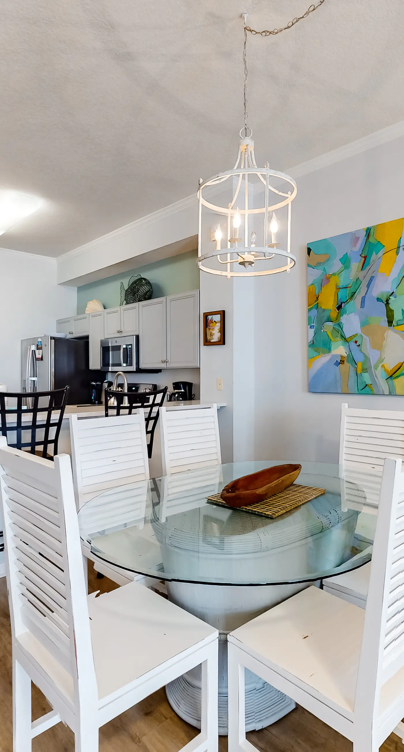 4th-floor condo with beach ambience, lagoon pool, gym, tennis & pickleball