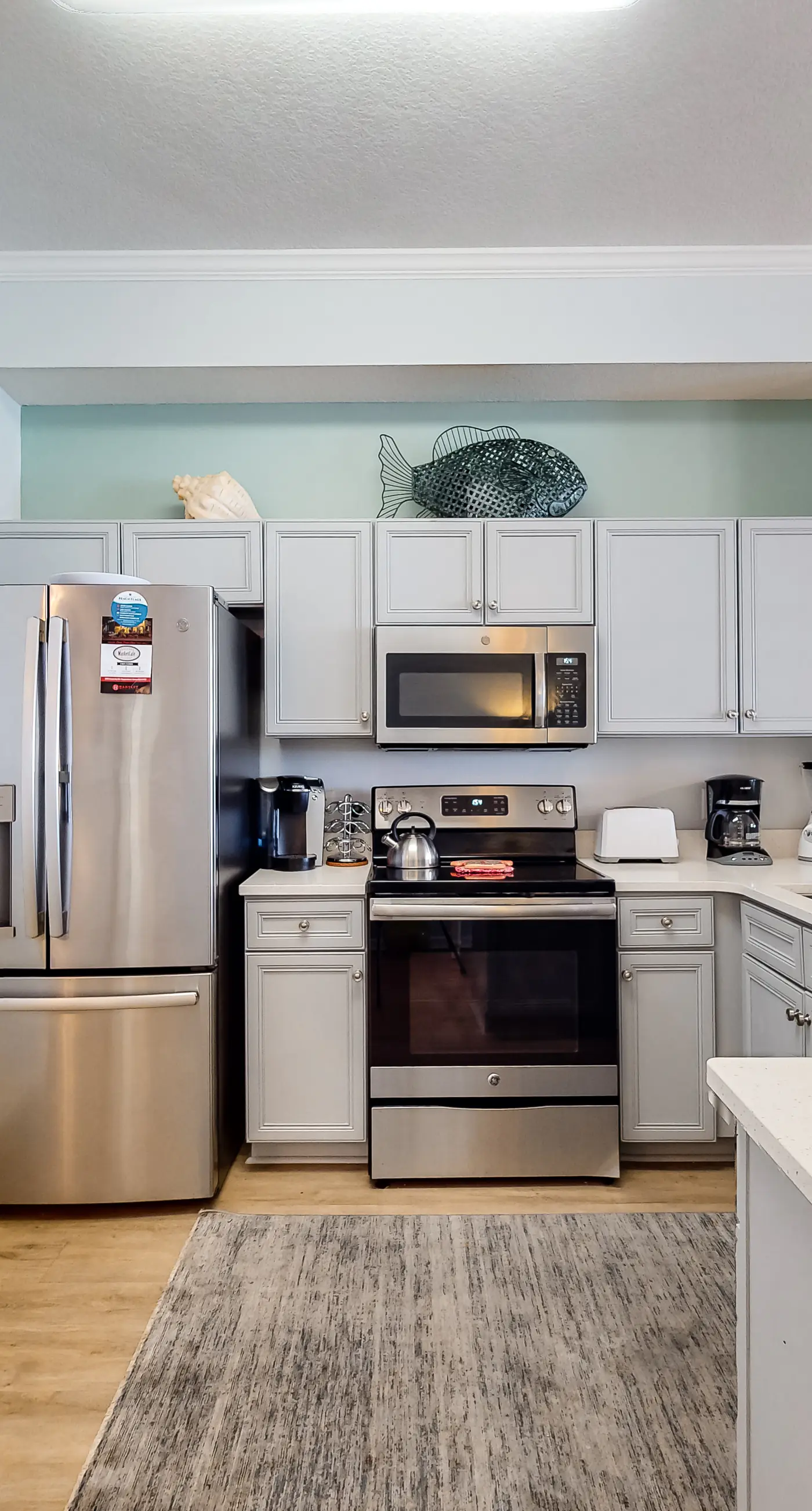 4th-floor condo with beach ambience, lagoon pool, gym, tennis & pickleball