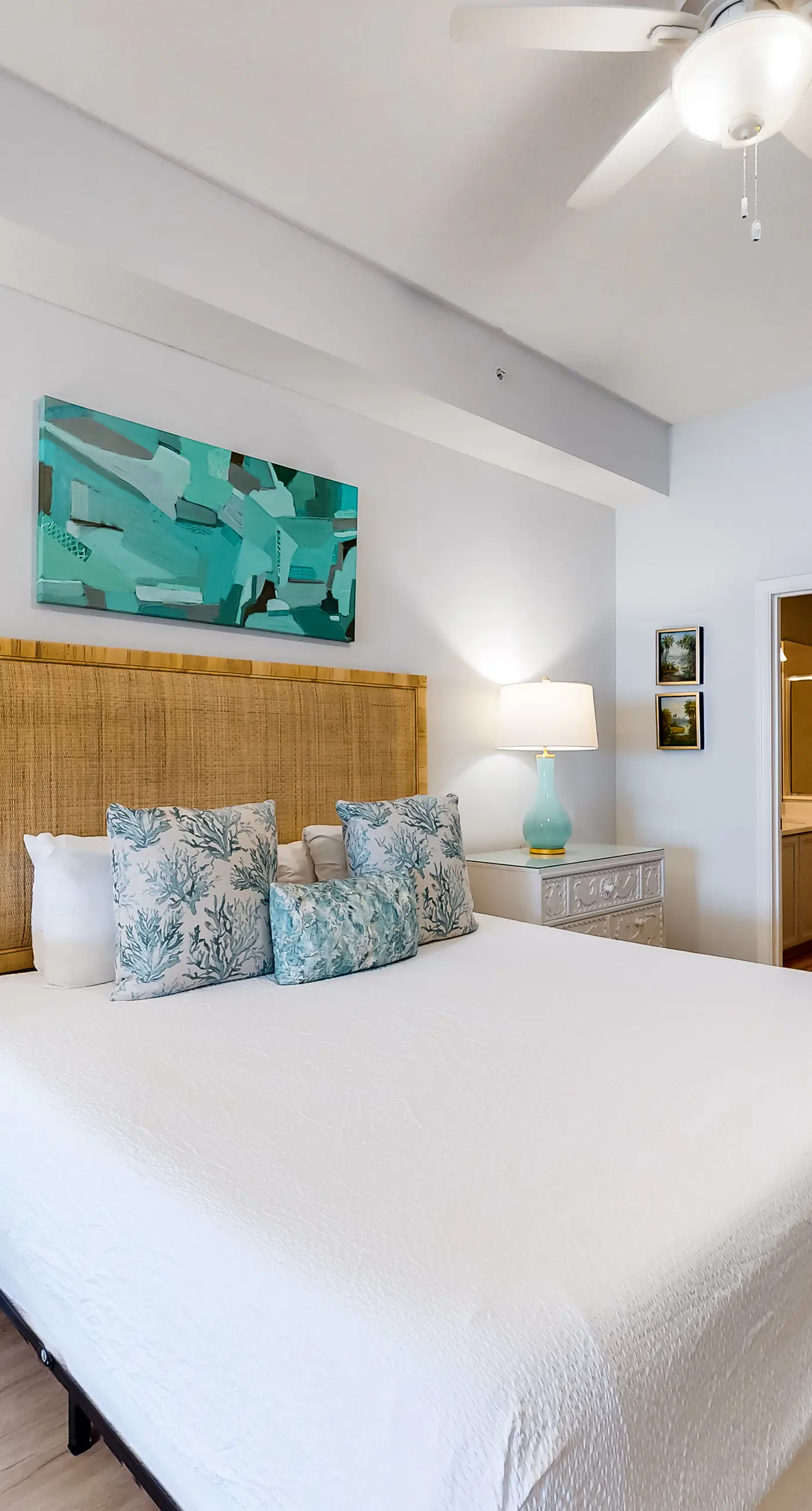 4th-floor condo with beach ambience, lagoon pool, gym, tennis & pickleball