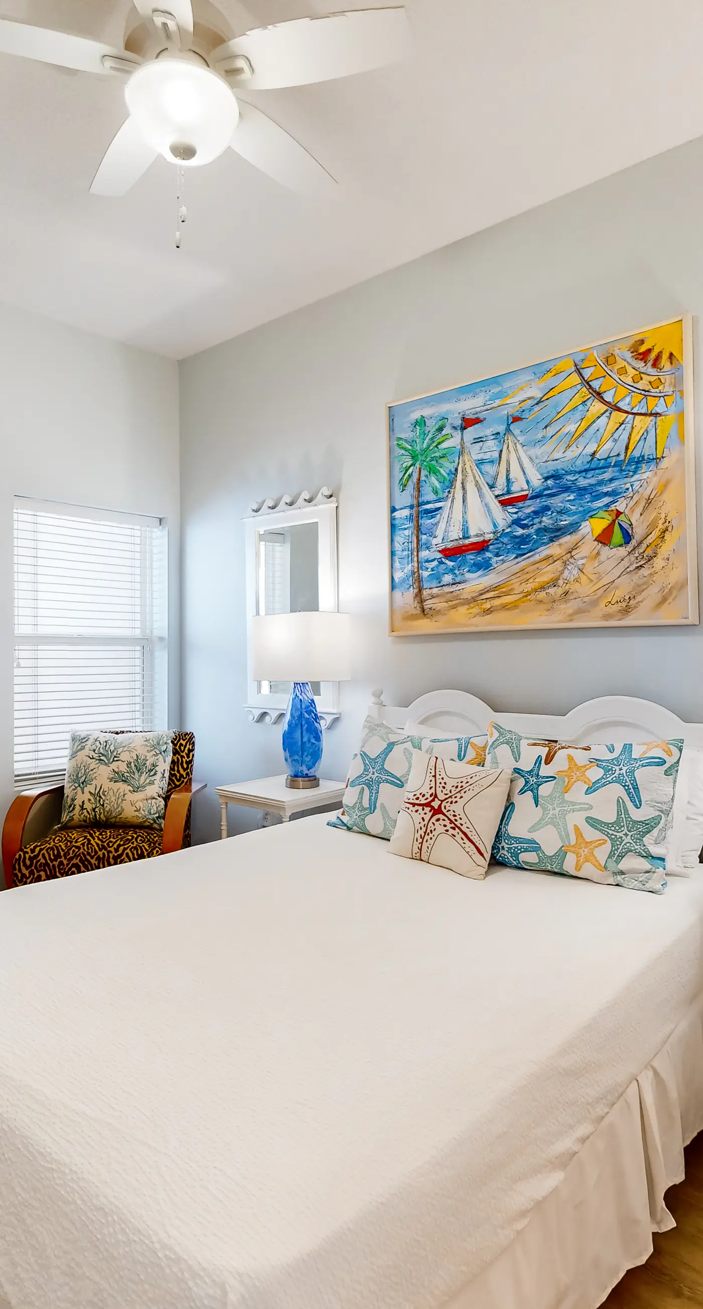 4th-floor condo with beach ambience, lagoon pool, gym, tennis & pickleball