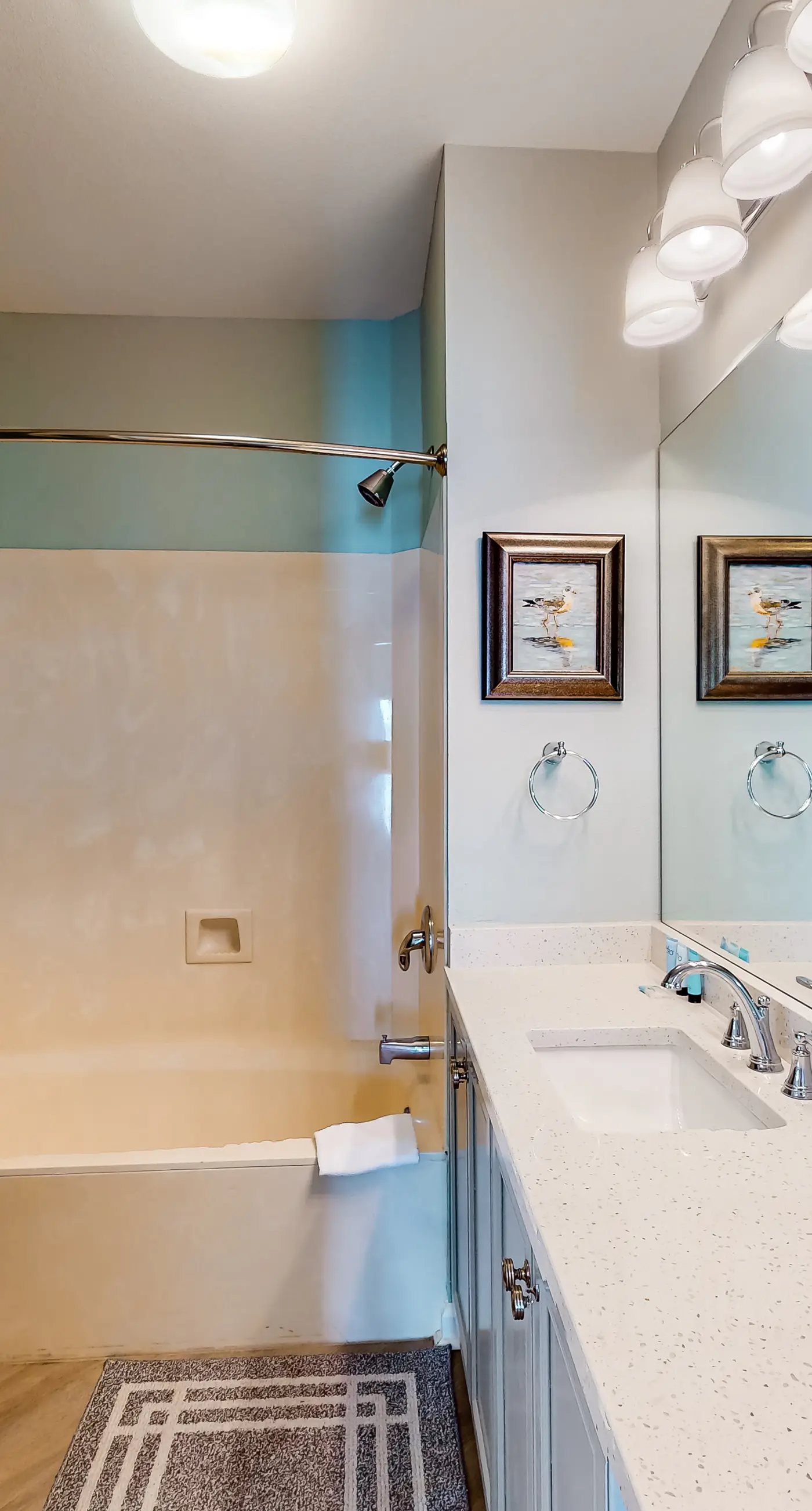 4th-floor condo with beach ambience, lagoon pool, gym, tennis & pickleball