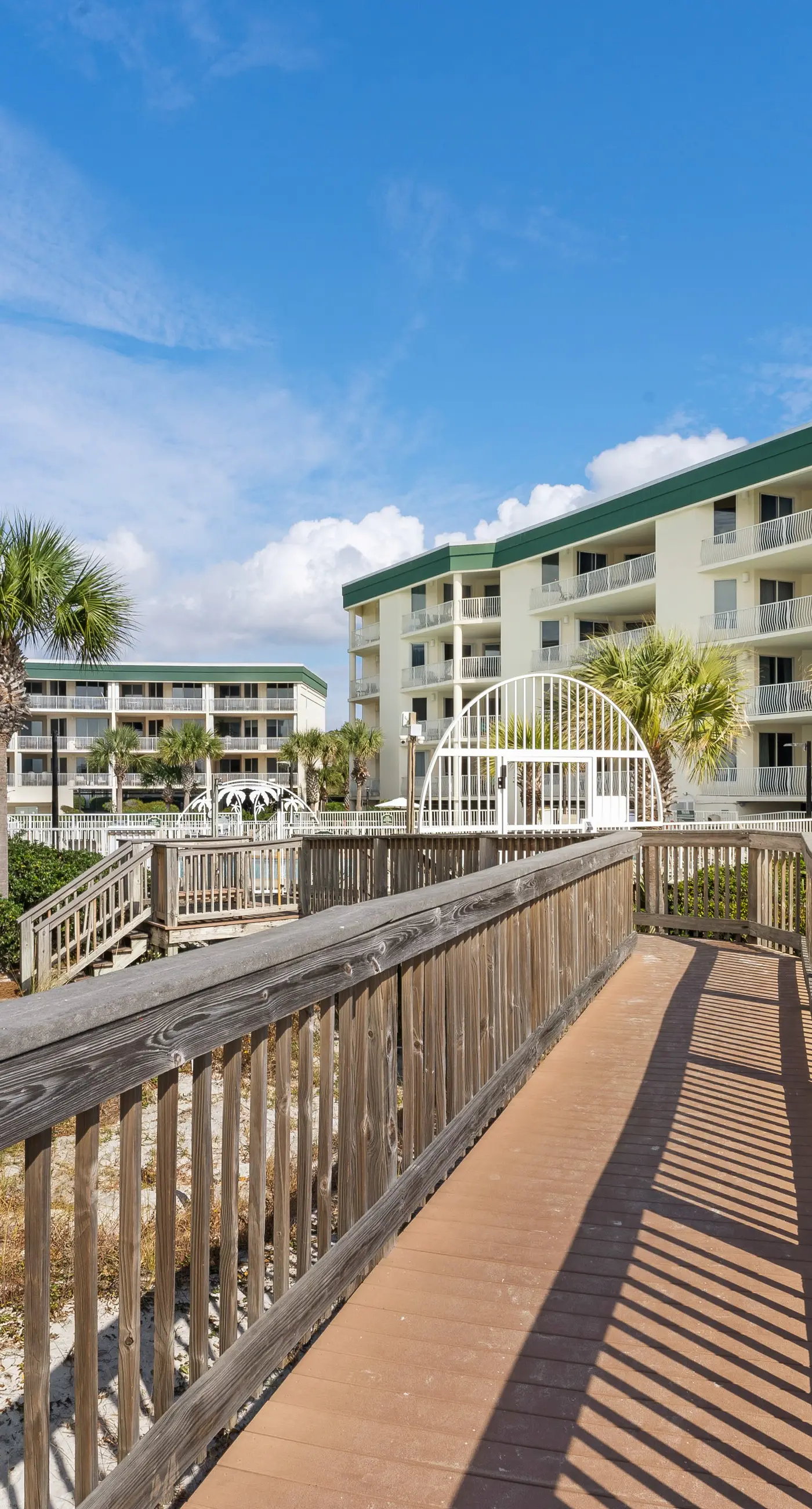 4th-floor condo with beach ambience, lagoon pool, gym, tennis & pickleball
