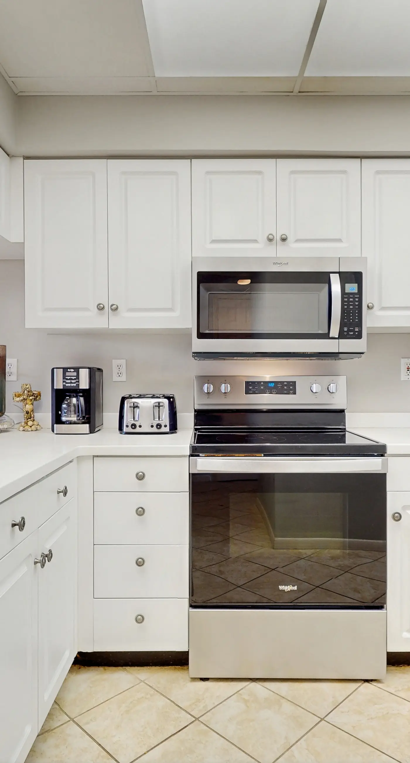 Airy beachfront condo with balcony views, lagoon pool, tennis & pickleball