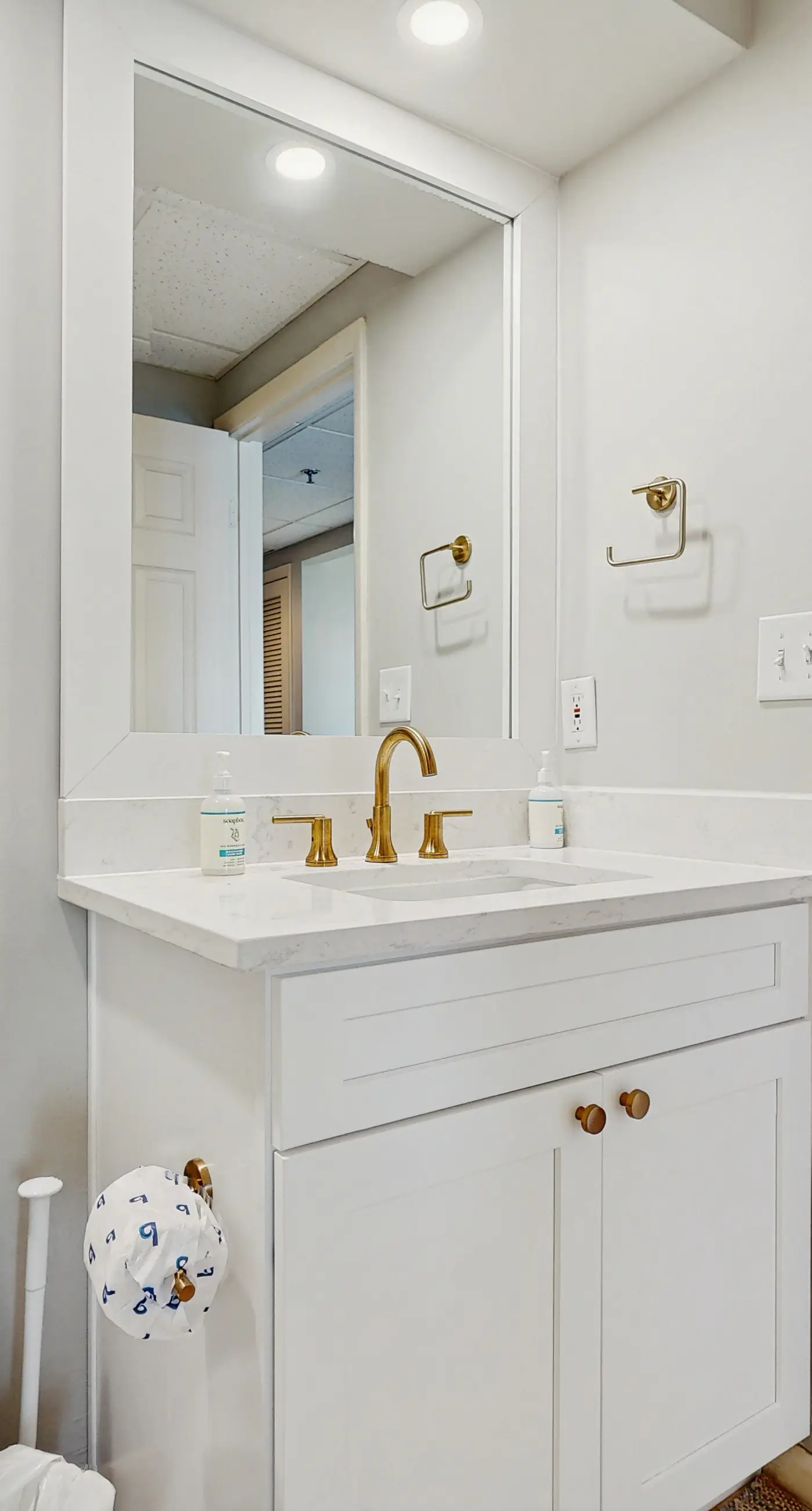 Airy beachfront condo with balcony views, lagoon pool, tennis & pickleball