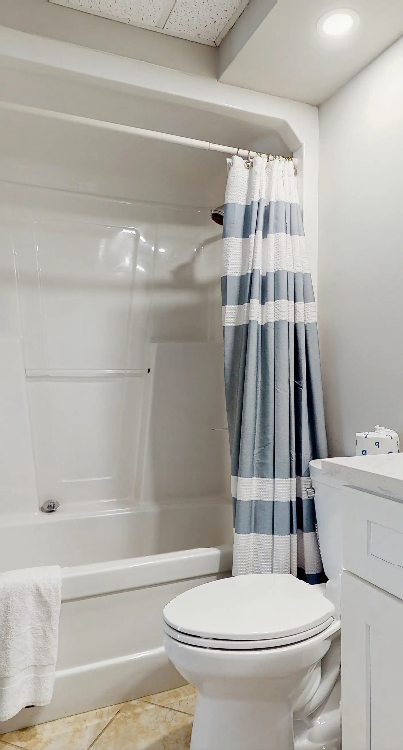 Airy beachfront condo with balcony views, lagoon pool, tennis & pickleball