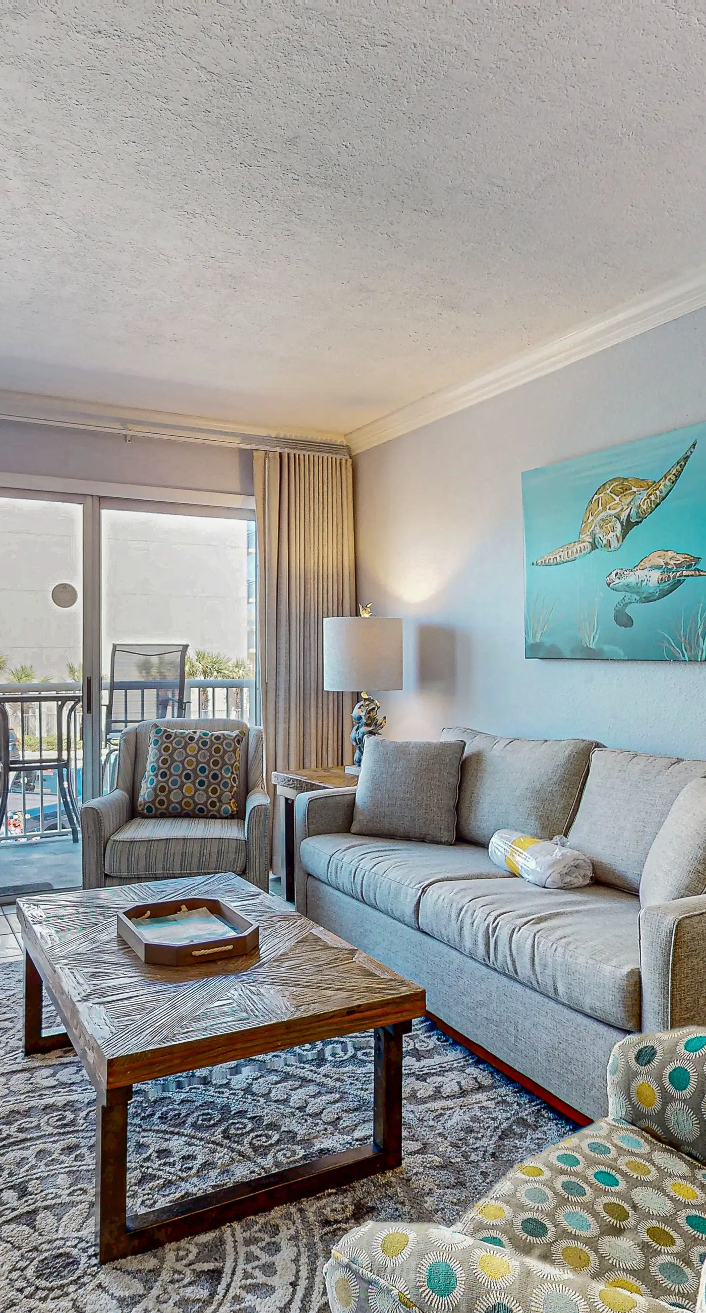 Second floor, bright oceanfront condo w/ ocean view, pool access,
