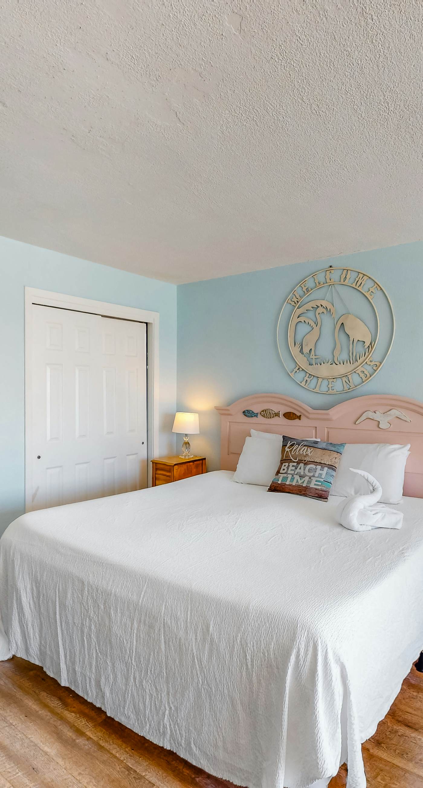 Islander W 603 - Snowbird-friendly oceanfront condo with ocean view, central AC, & beach service