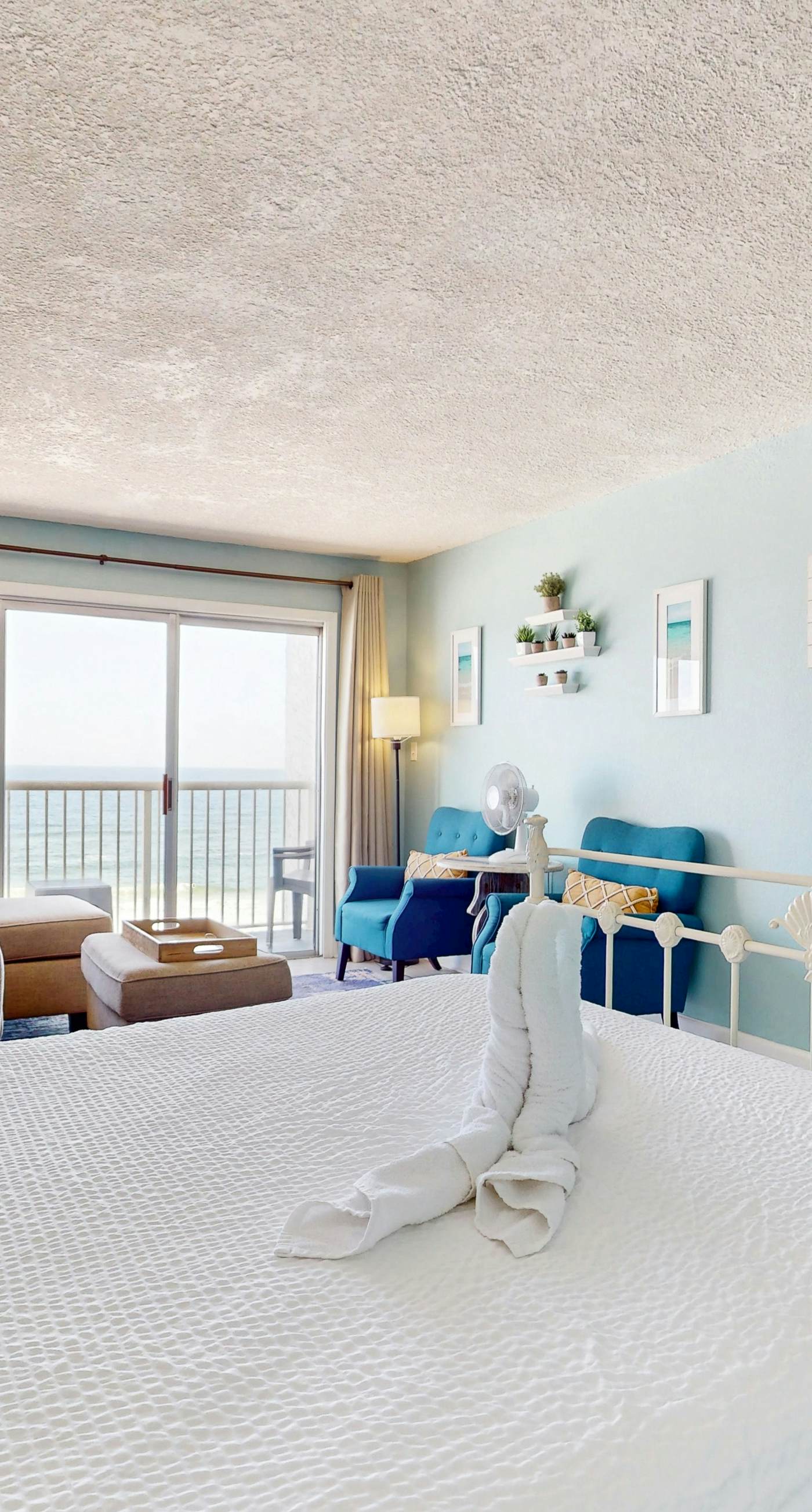 Islander W 703 - Seventh-floor comfortable condo - steps to the beach & convenient to shopping