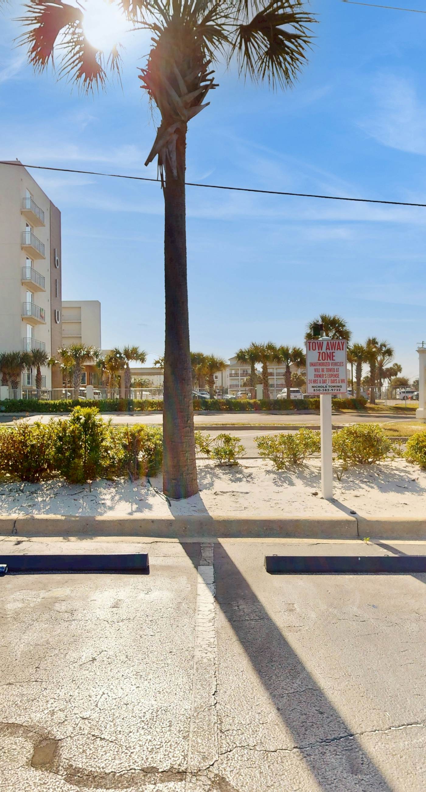 Islander W 703 - Seventh-floor comfortable condo - steps to the beach & convenient to shopping