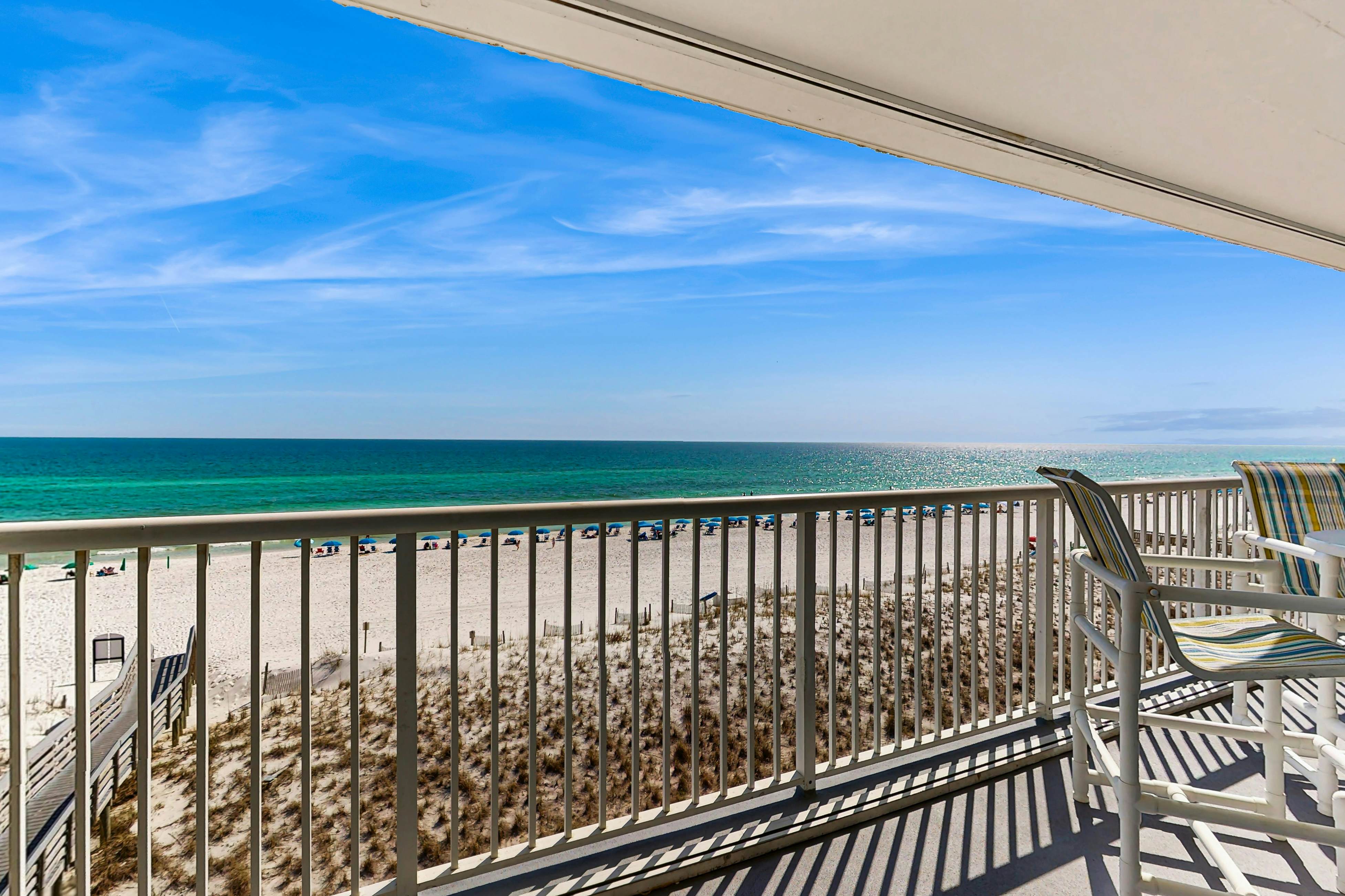 Beachfront condo with pool, huge balcony, W&D & central AC - drive to dining