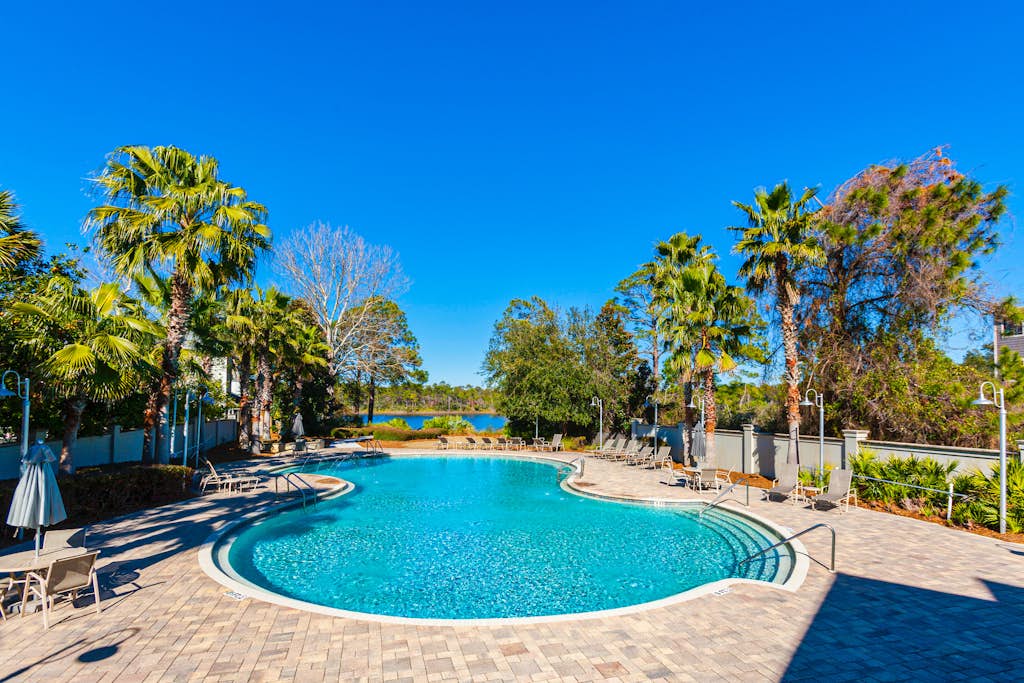 Home with pool & dock access - blocks to beach, Powell Lake, & state park