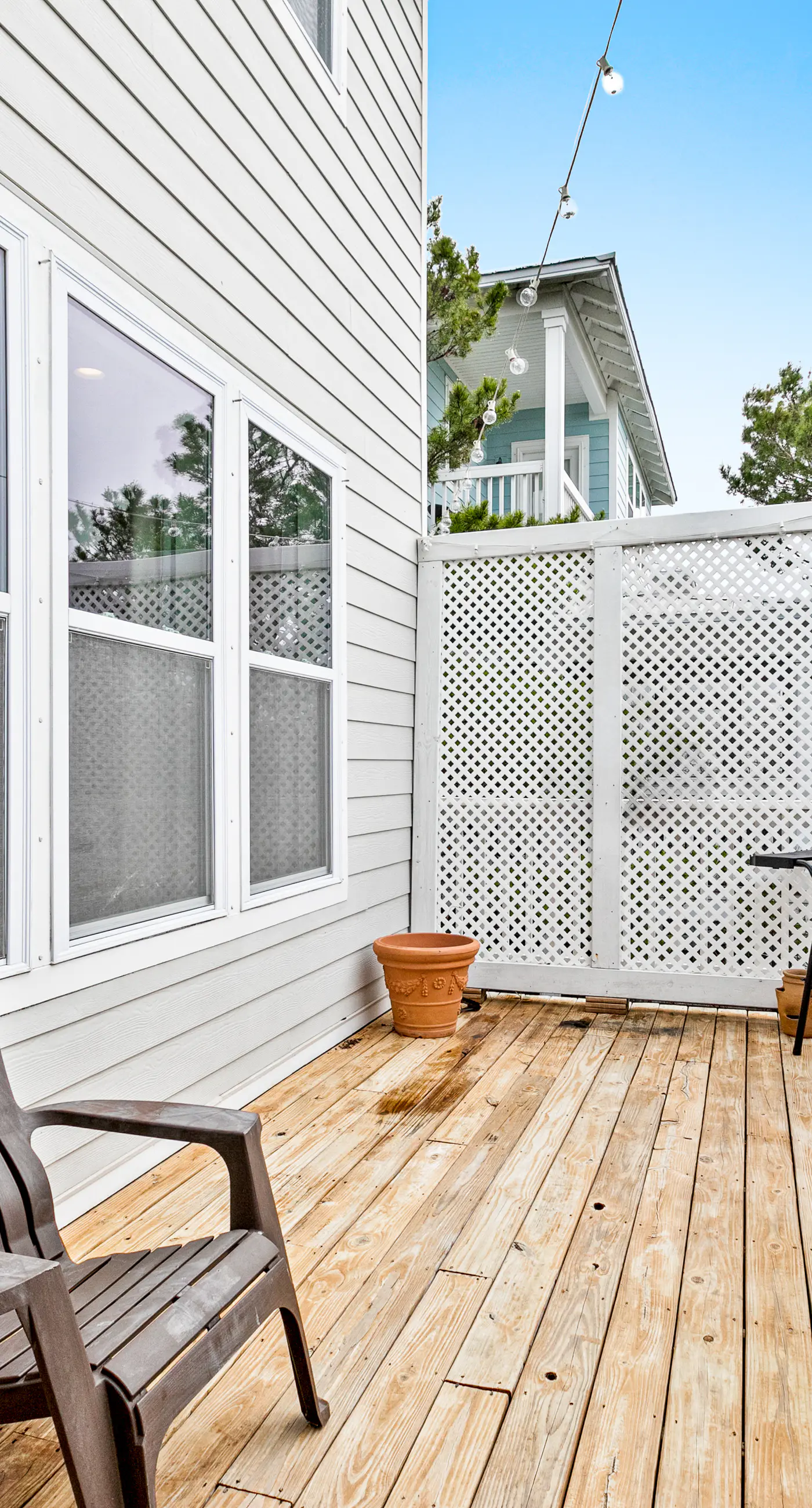 Coastal home with WiFi, central AC, decks, grill, firepit, pool, and dock