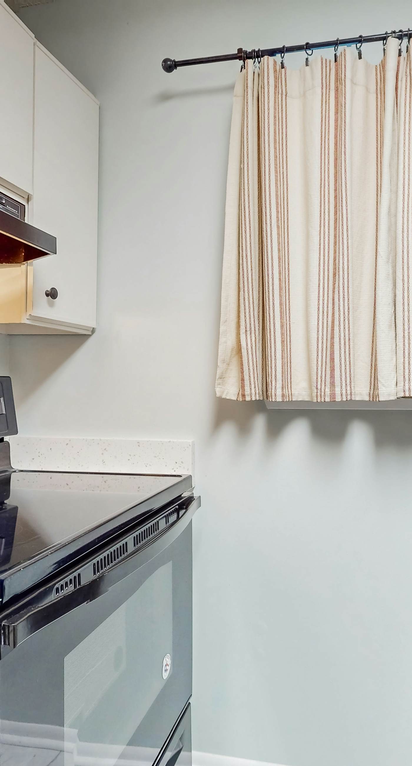 Beautiful coastal studio condo with pool