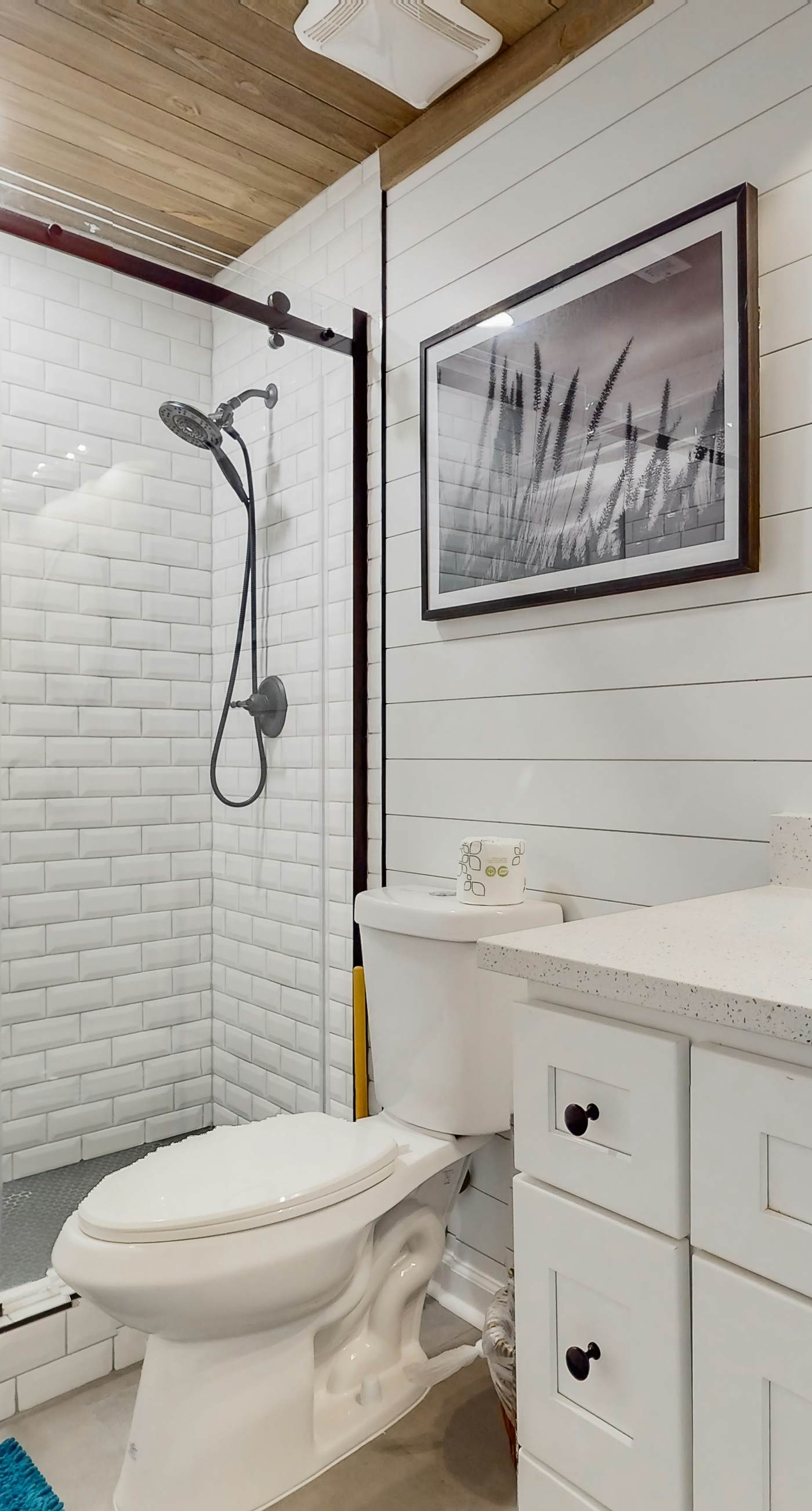 Beautiful coastal studio condo with pool