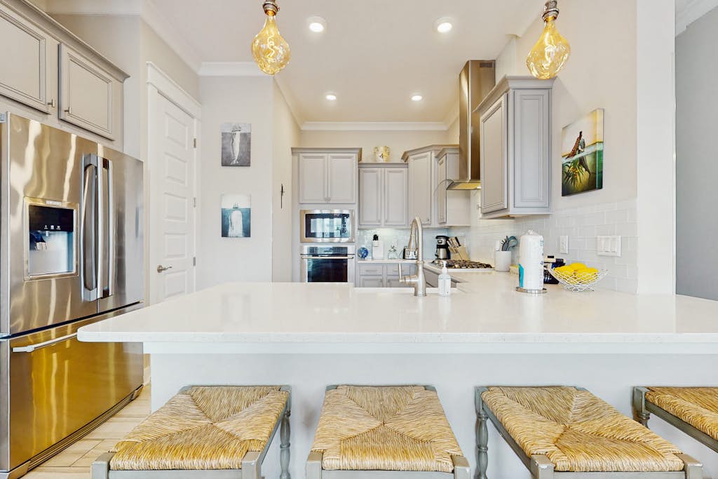 Luxury Prominence Gulf Escape with pool - walk to dining & shops