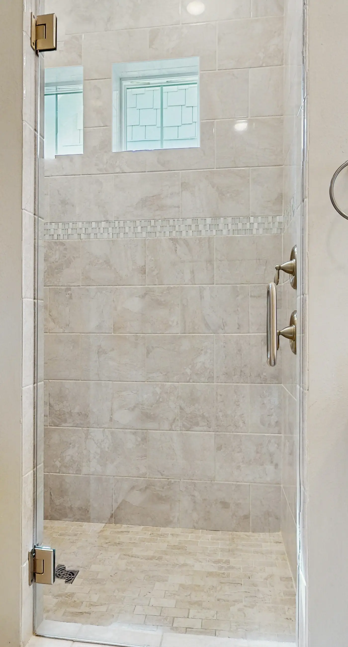 Luxury Prominence Gulf Escape with pool - walk to dining & shops