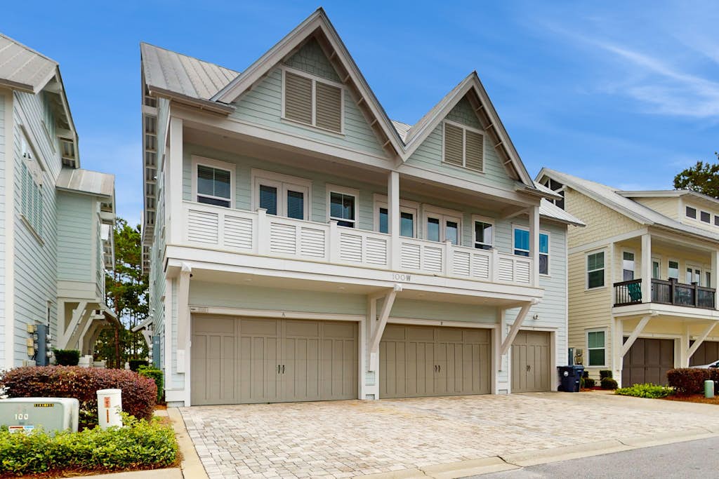 Luxury Prominence Gulf Escape with pool - walk to dining & shops