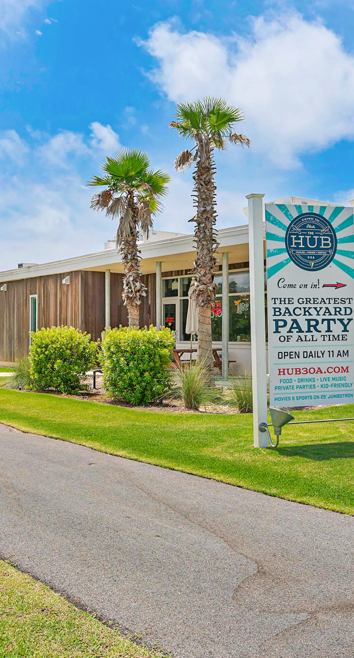 Luxury Prominence Gulf Escape with pool - walk to dining & shops