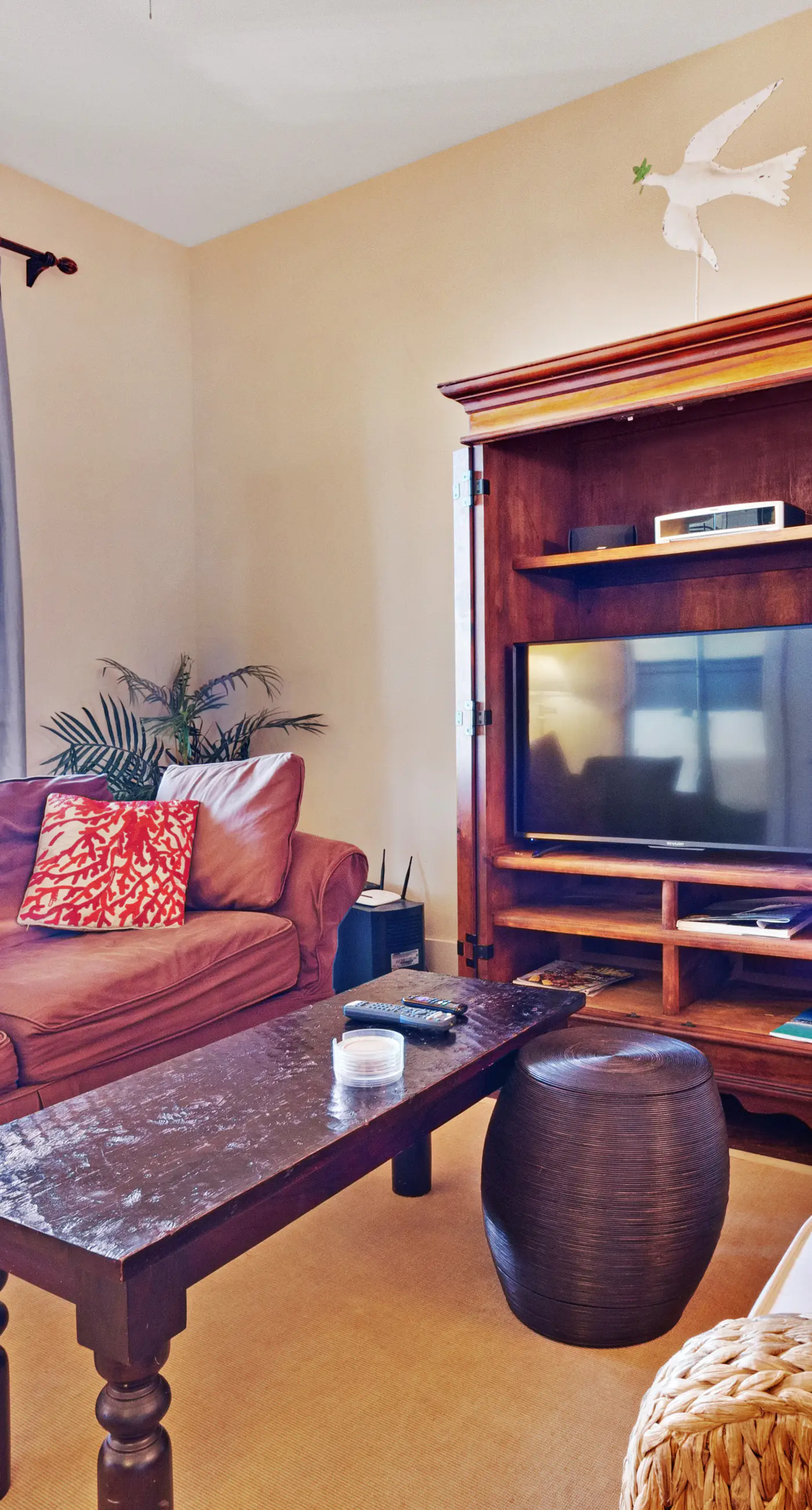 Stunning condo with washer/dryer, pool & convenient beach access