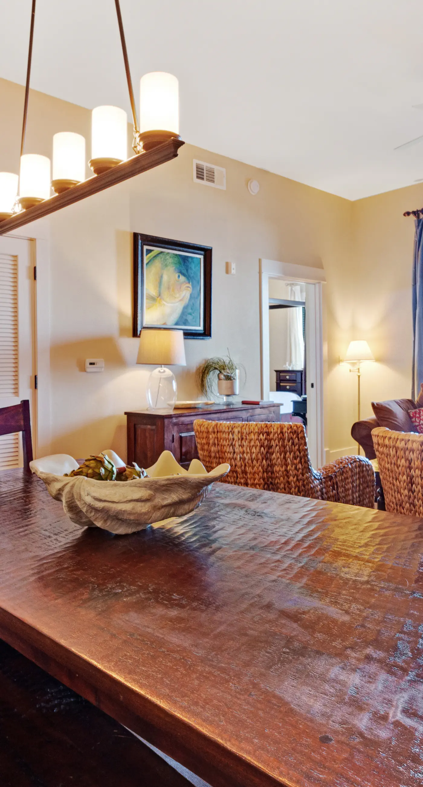 Stunning condo with washer/dryer, pool & convenient beach access