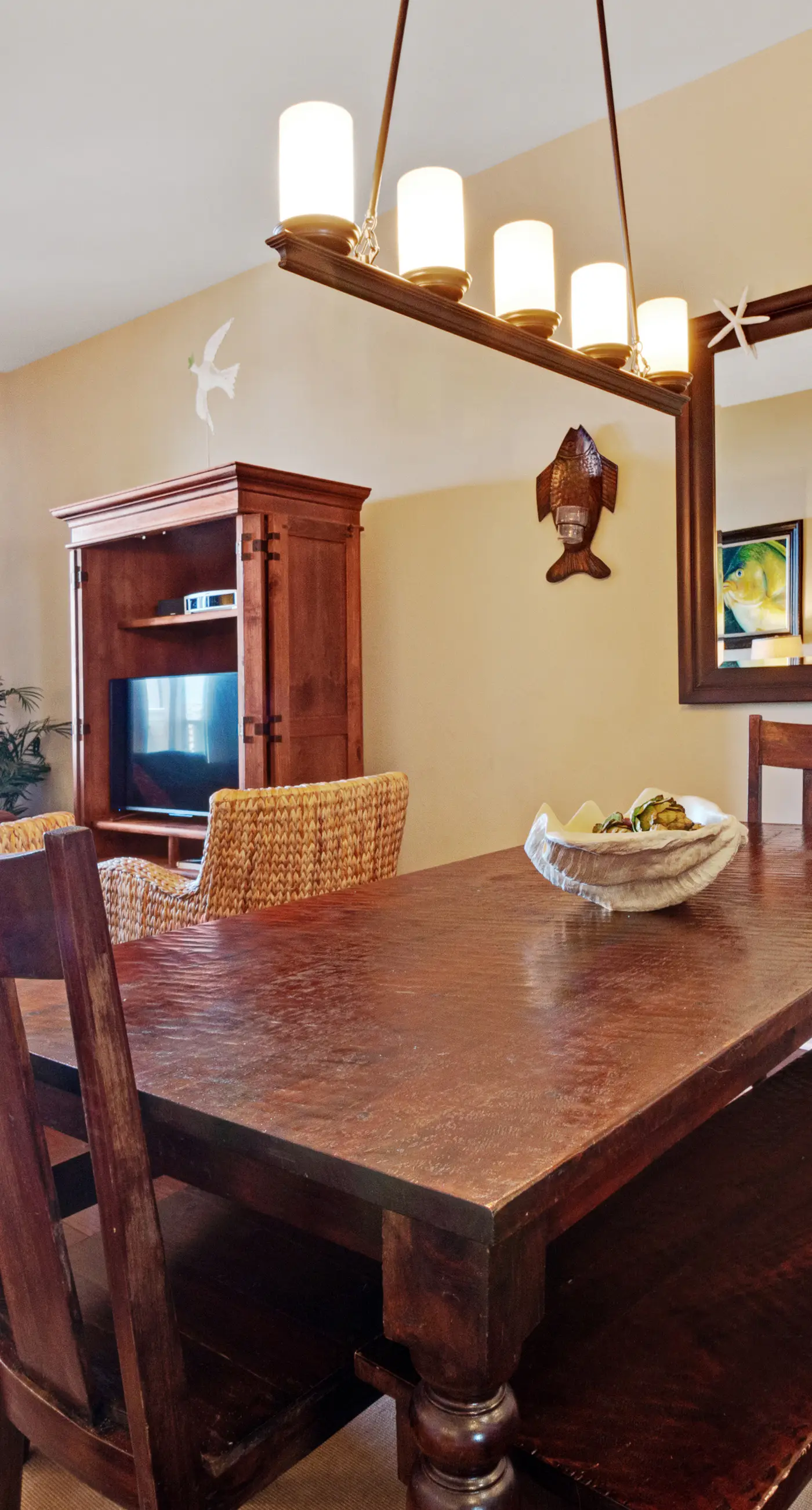 Stunning condo with washer/dryer, pool & convenient beach access