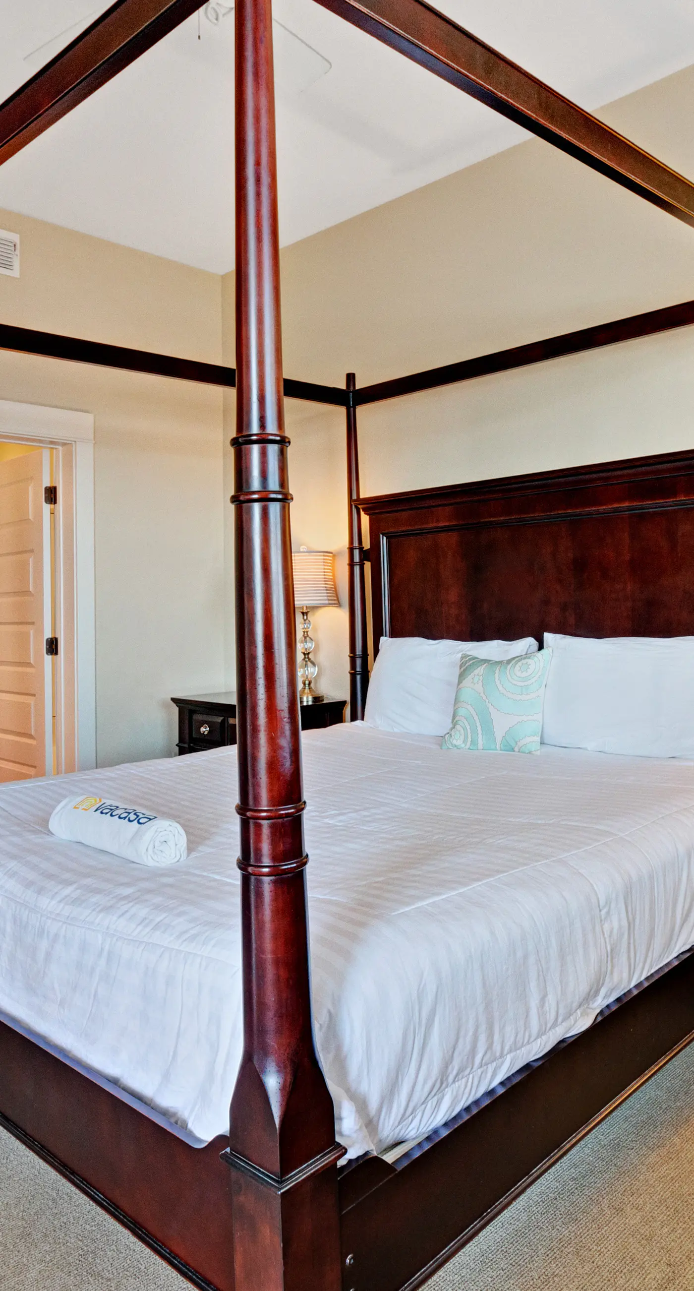 Stunning condo with washer/dryer, pool & convenient beach access