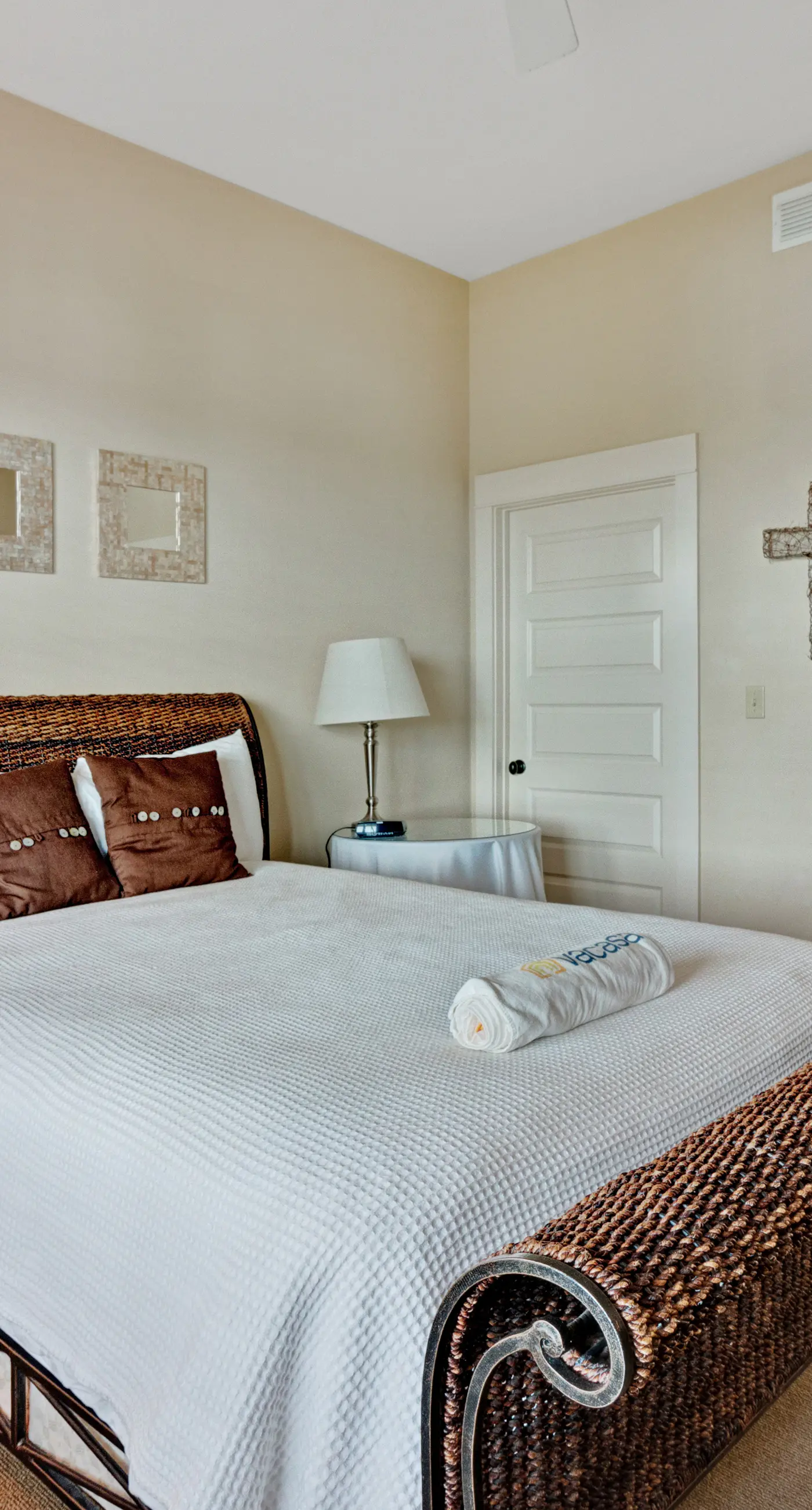 Stunning condo with washer/dryer, pool & convenient beach access