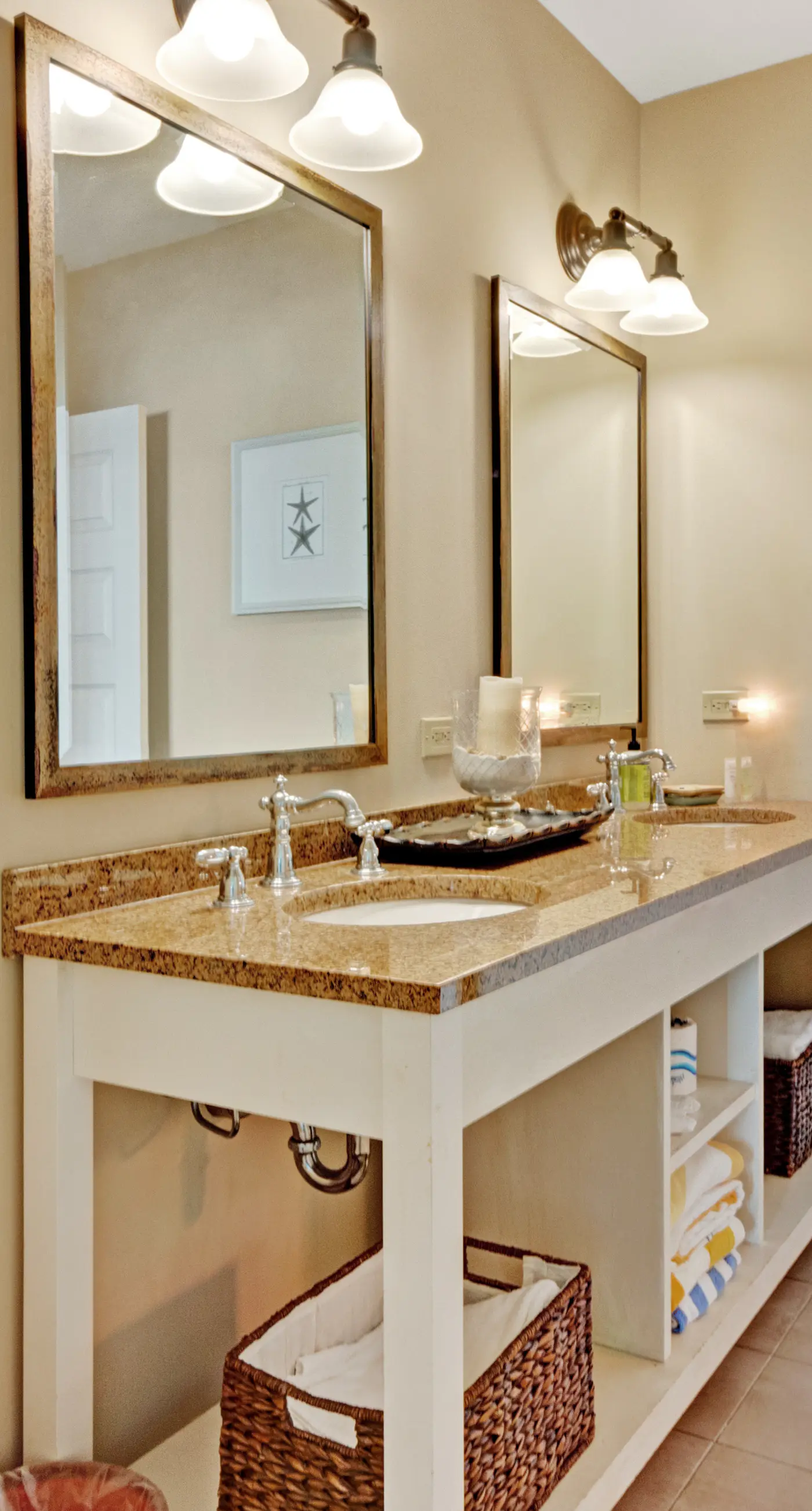 Stunning condo with washer/dryer, pool & convenient beach access