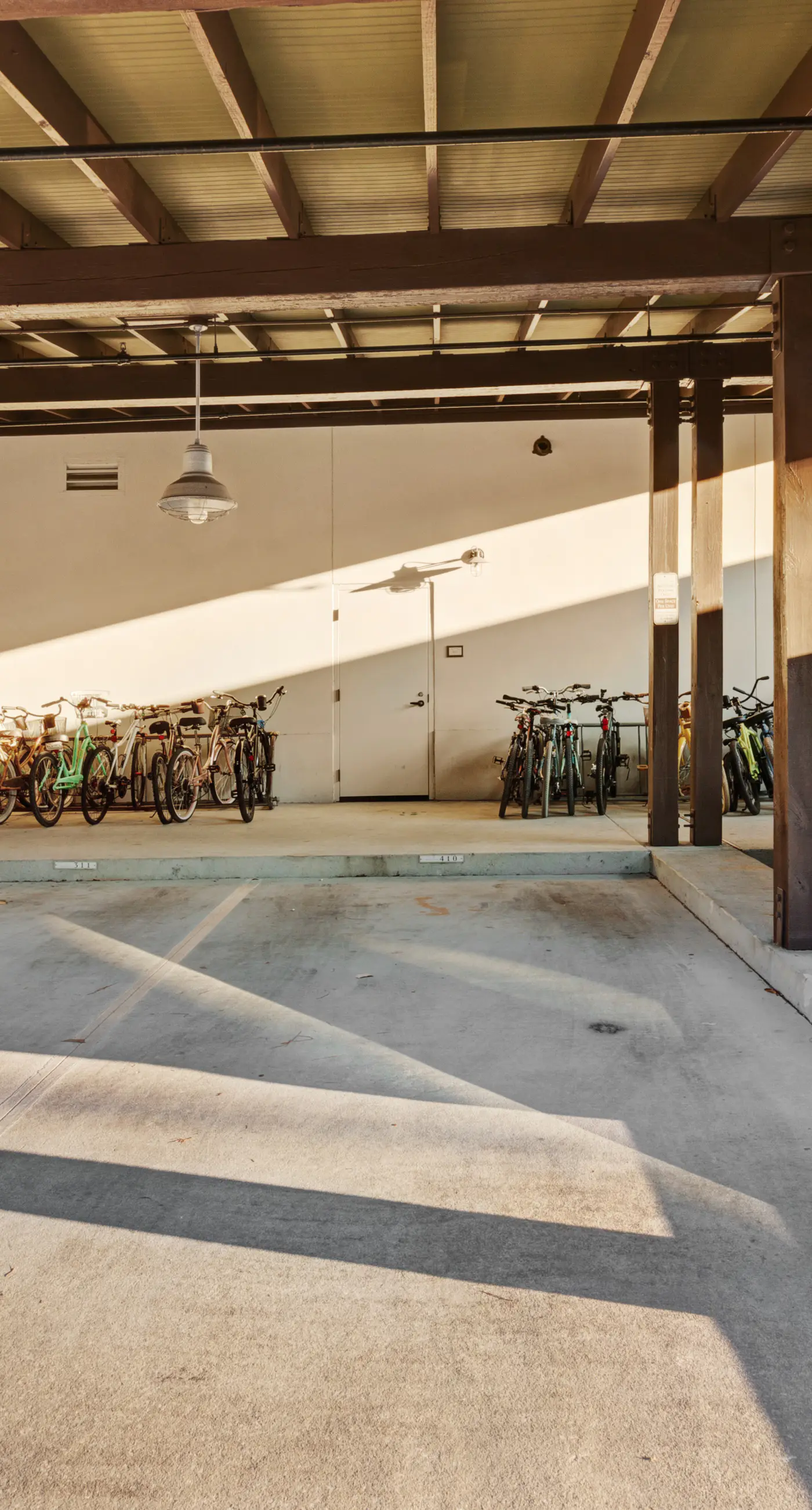 Stunning condo with washer/dryer, pool & convenient beach access