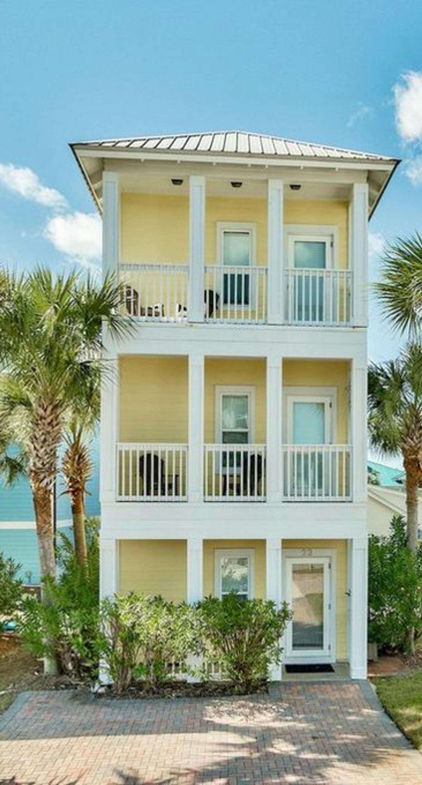 Gorgeous, private, coastal home with a shared pool, fitness room