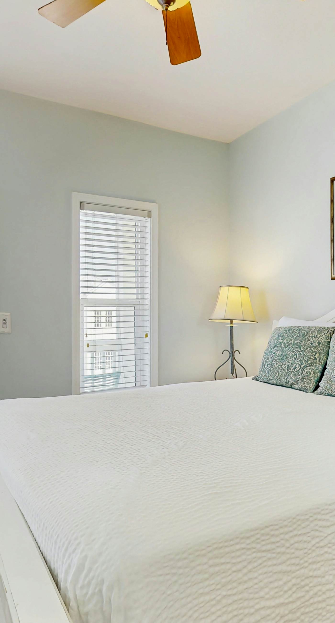 Gorgeous, private, coastal home with a shared pool, fitness room