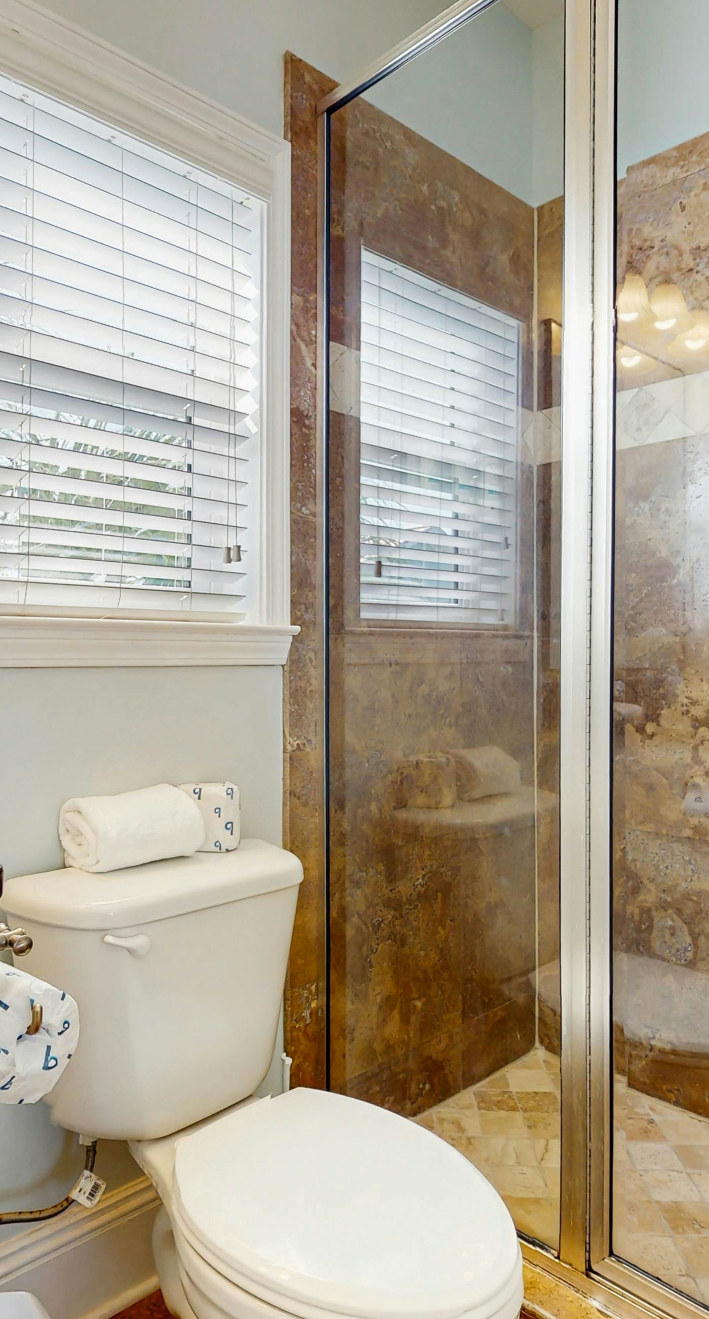 Gorgeous, private, coastal home with a shared pool, fitness room