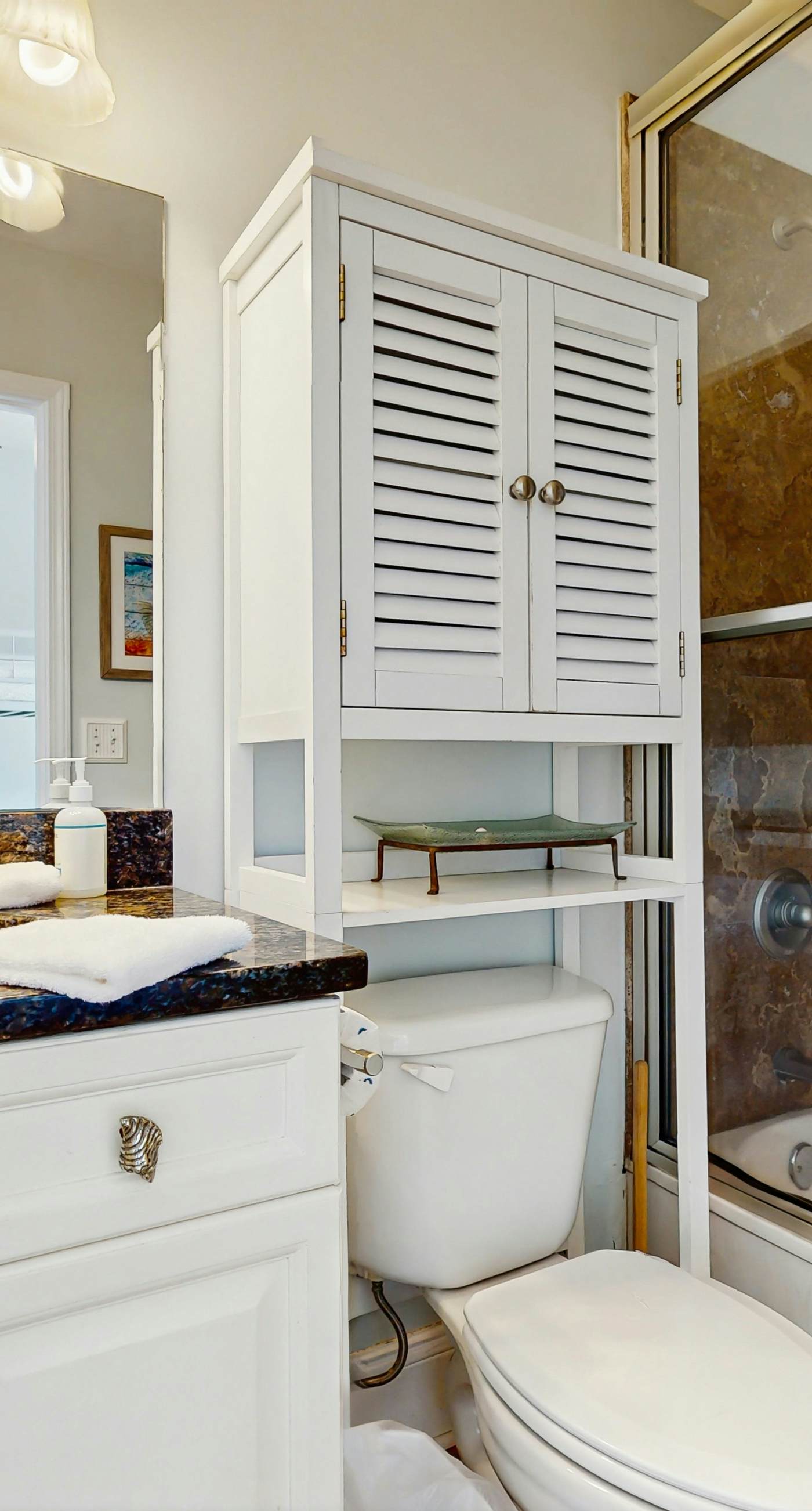 Gorgeous, private, coastal home with a shared pool, fitness room