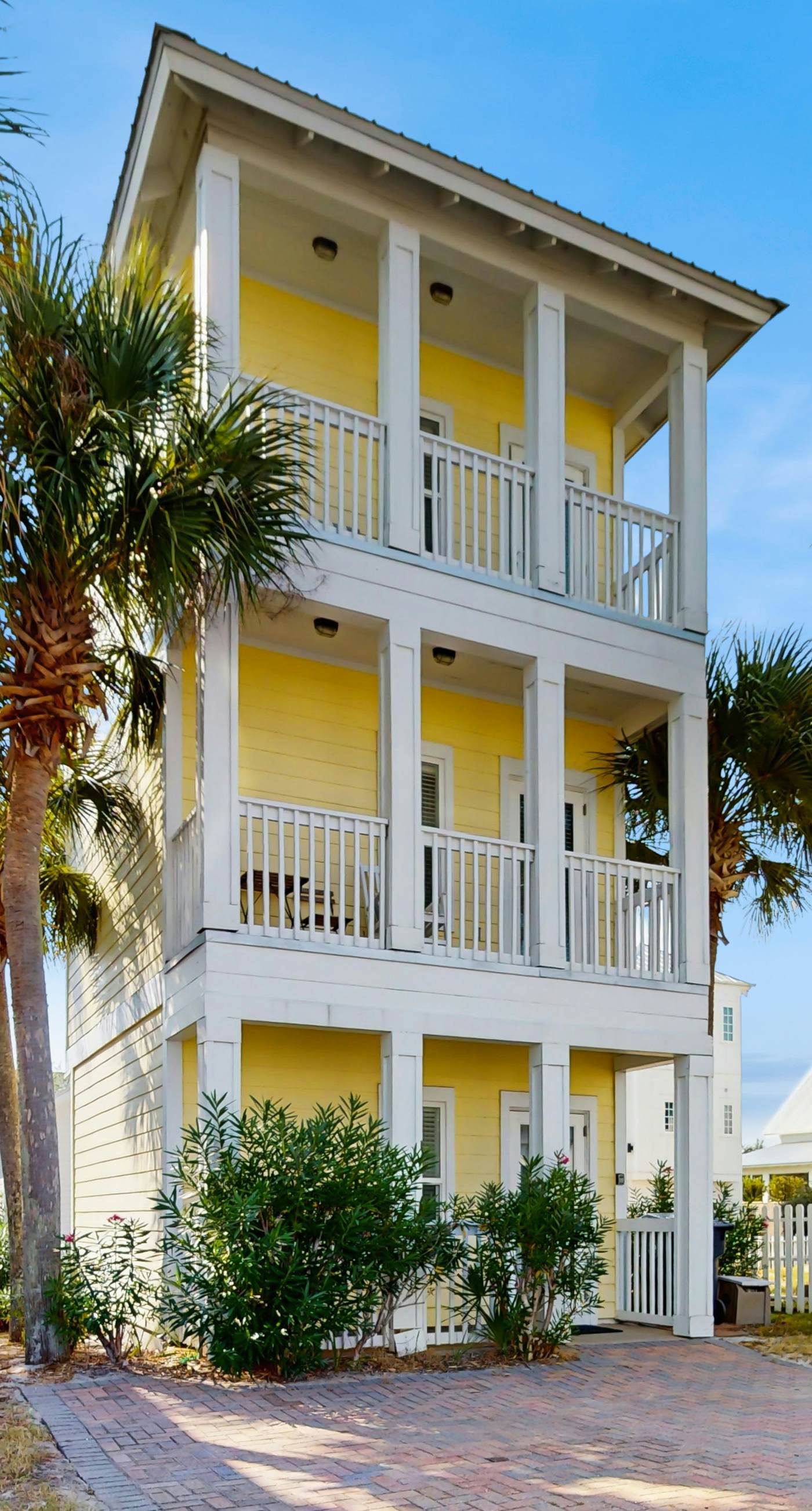 Gorgeous, private, coastal home with a shared pool, fitness room