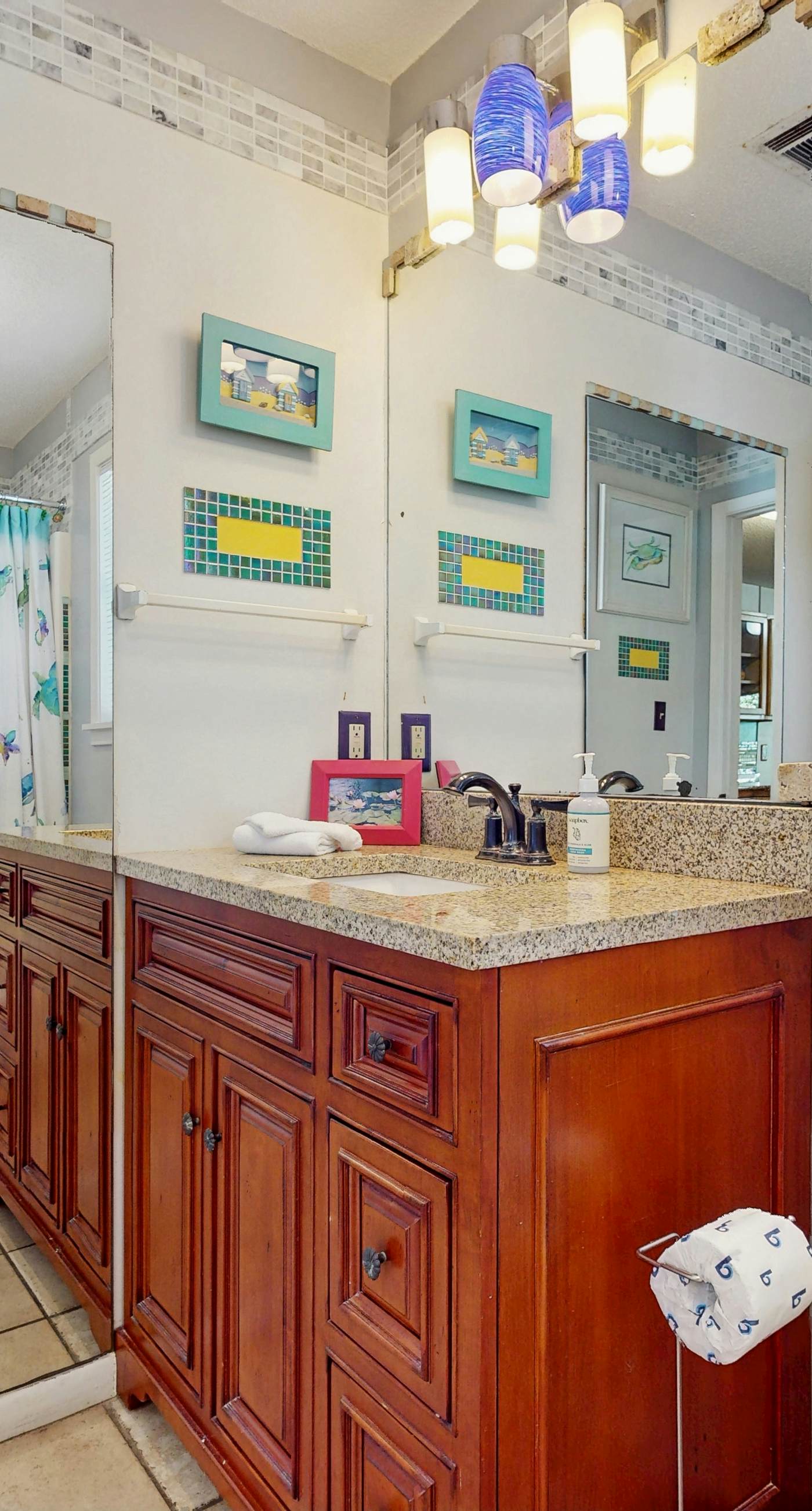 Cute ground floor condo with shared pool, access to shuffleboard and tennis